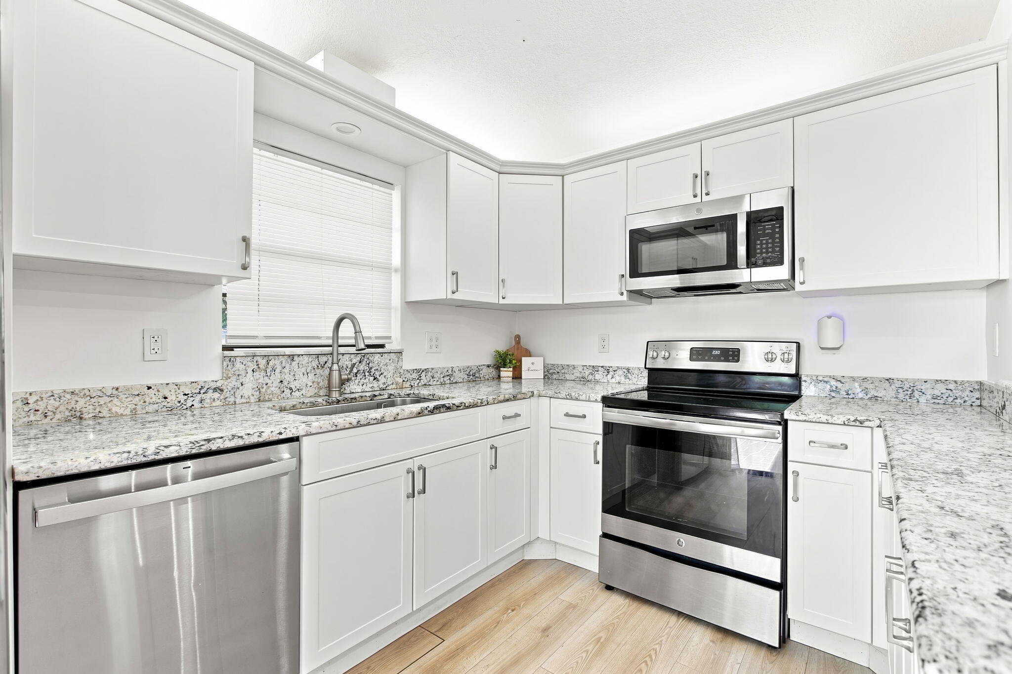 1302 Nebraska Avenue 1C — photo
