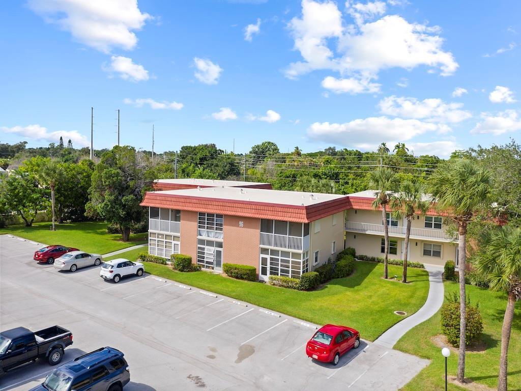96 Spring Lake Drive 205 — photo