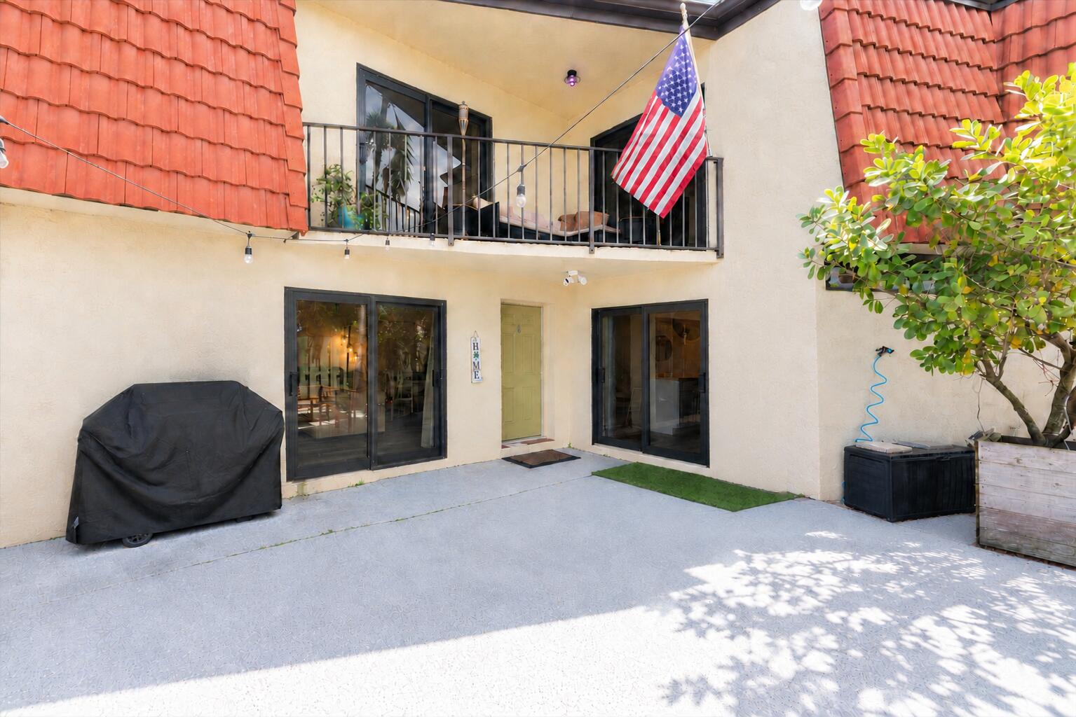 3750 Victoria Drive — photo
