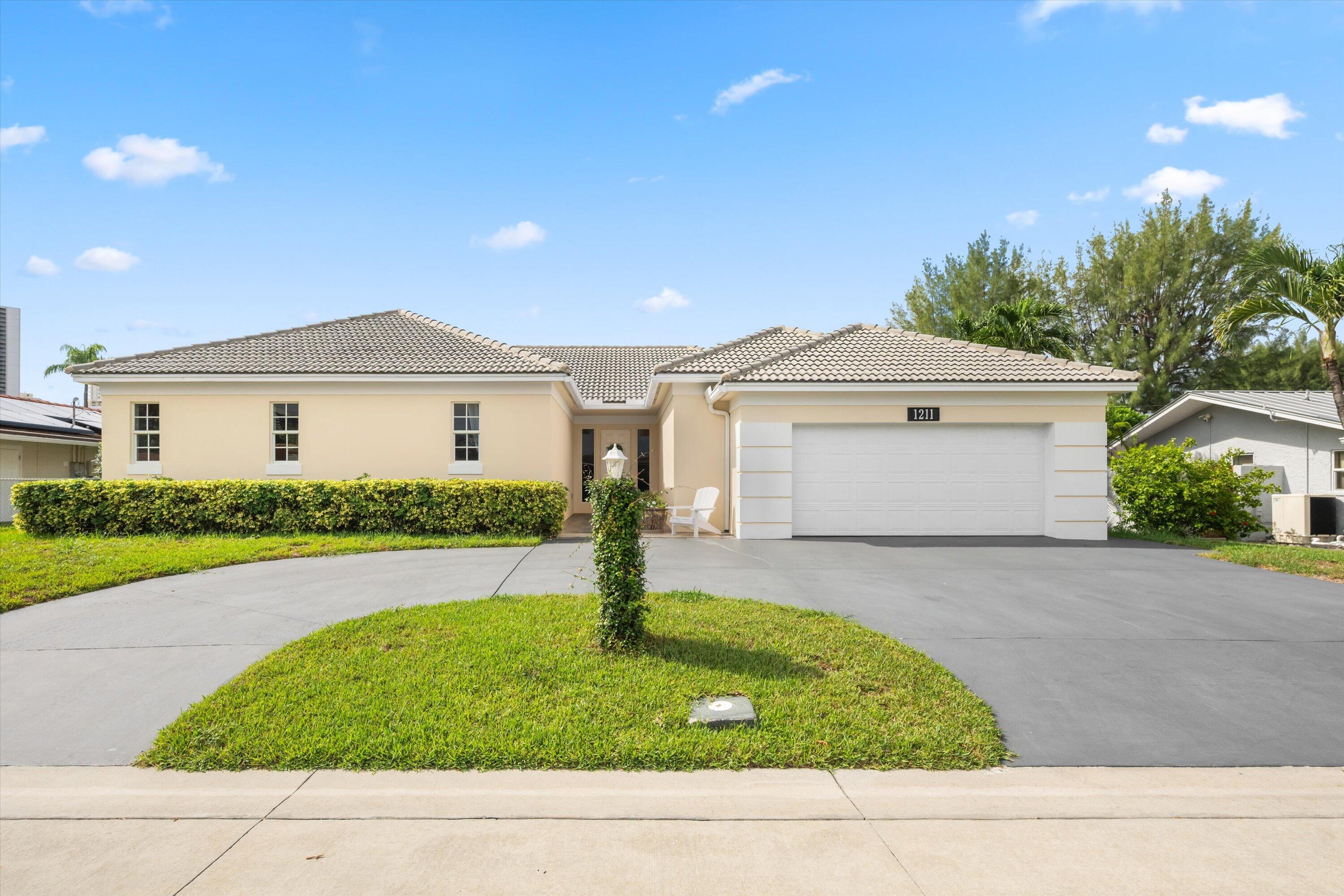 1211 Singer Drive — photo