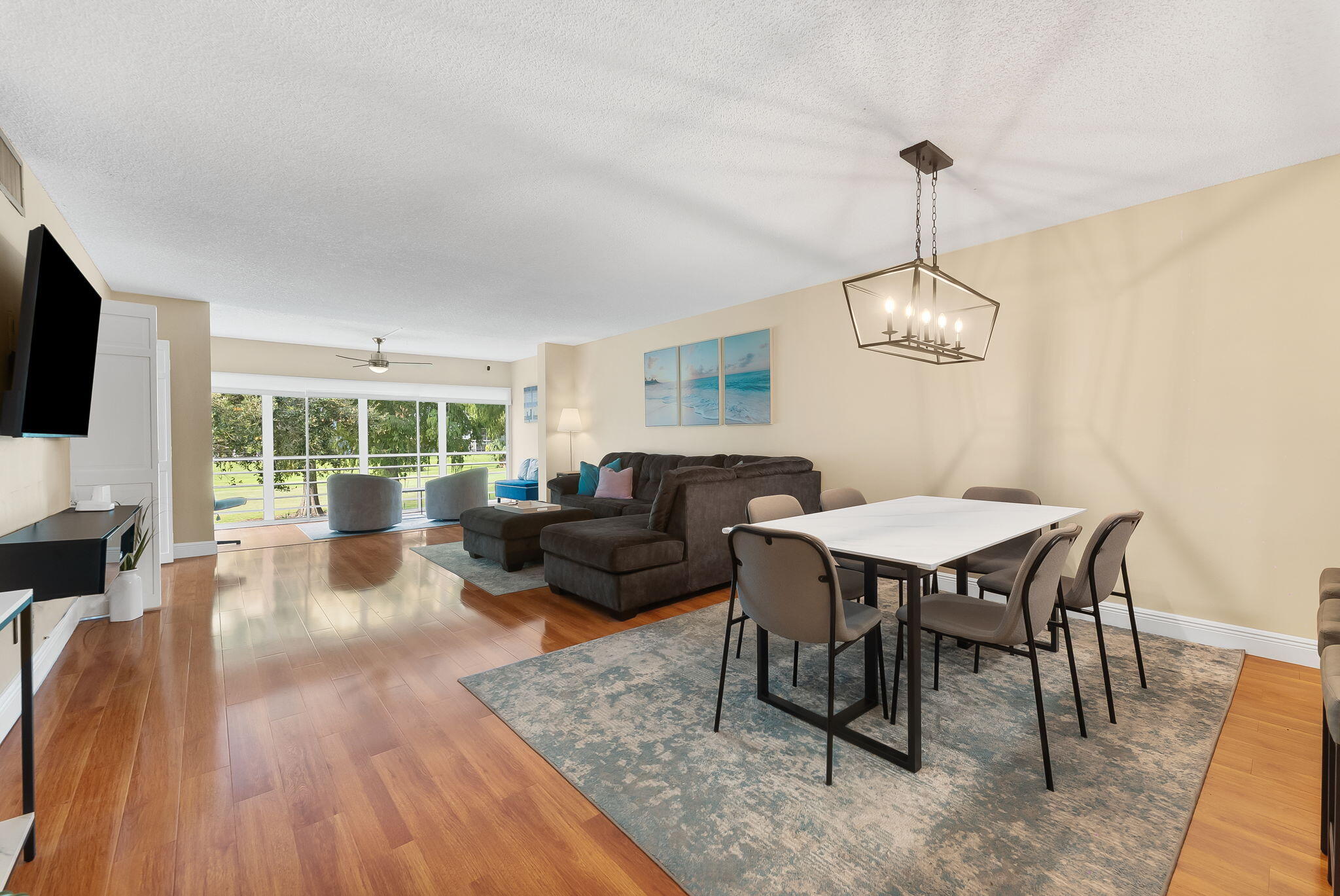 4007 N Cypress Drive 208 — photo