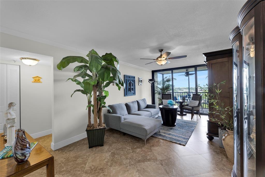 105 Lake Emerald Drive 711 — photo