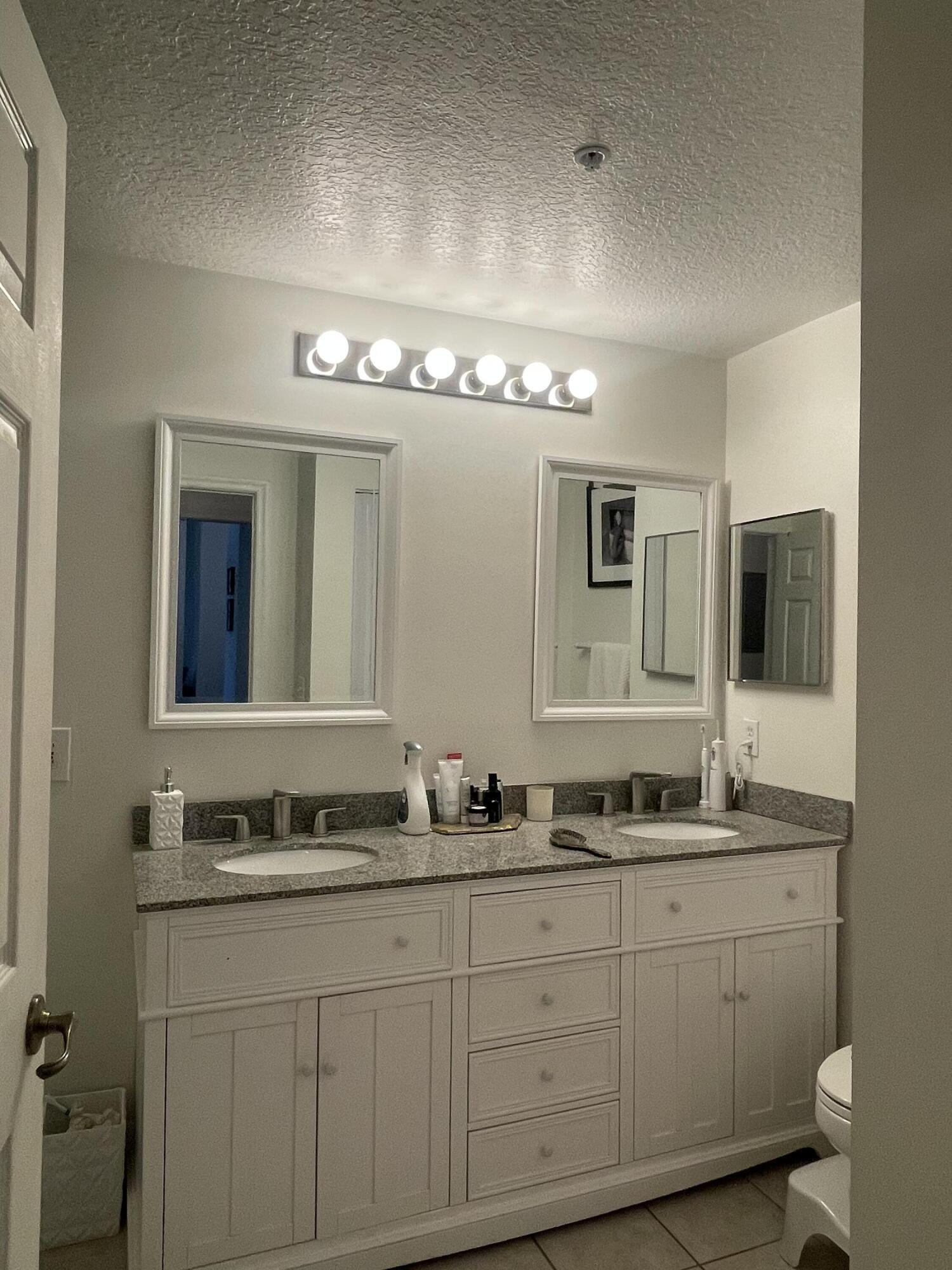 1116 University Boulevard Unit 11 — photo