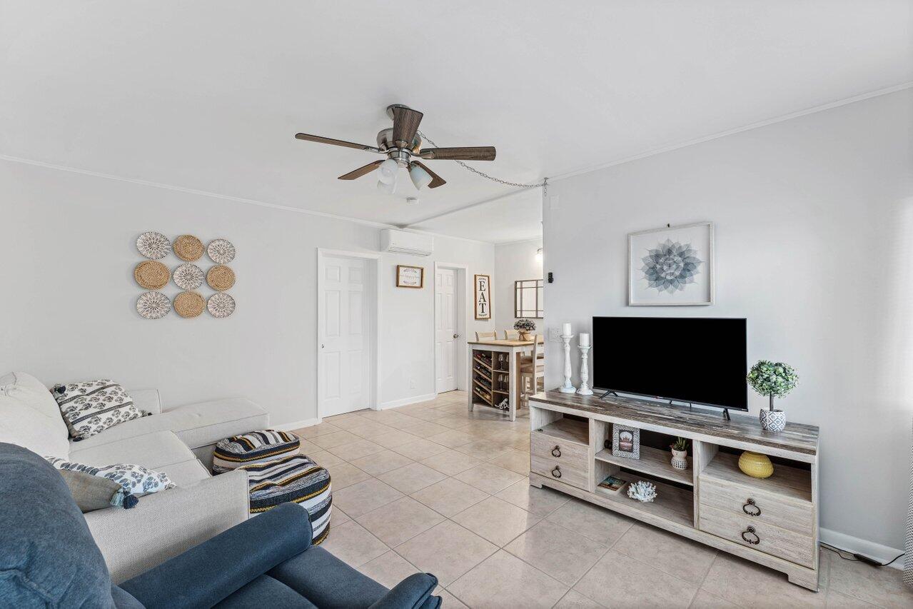 11 SW 4th Avenue Unit 6 — photo