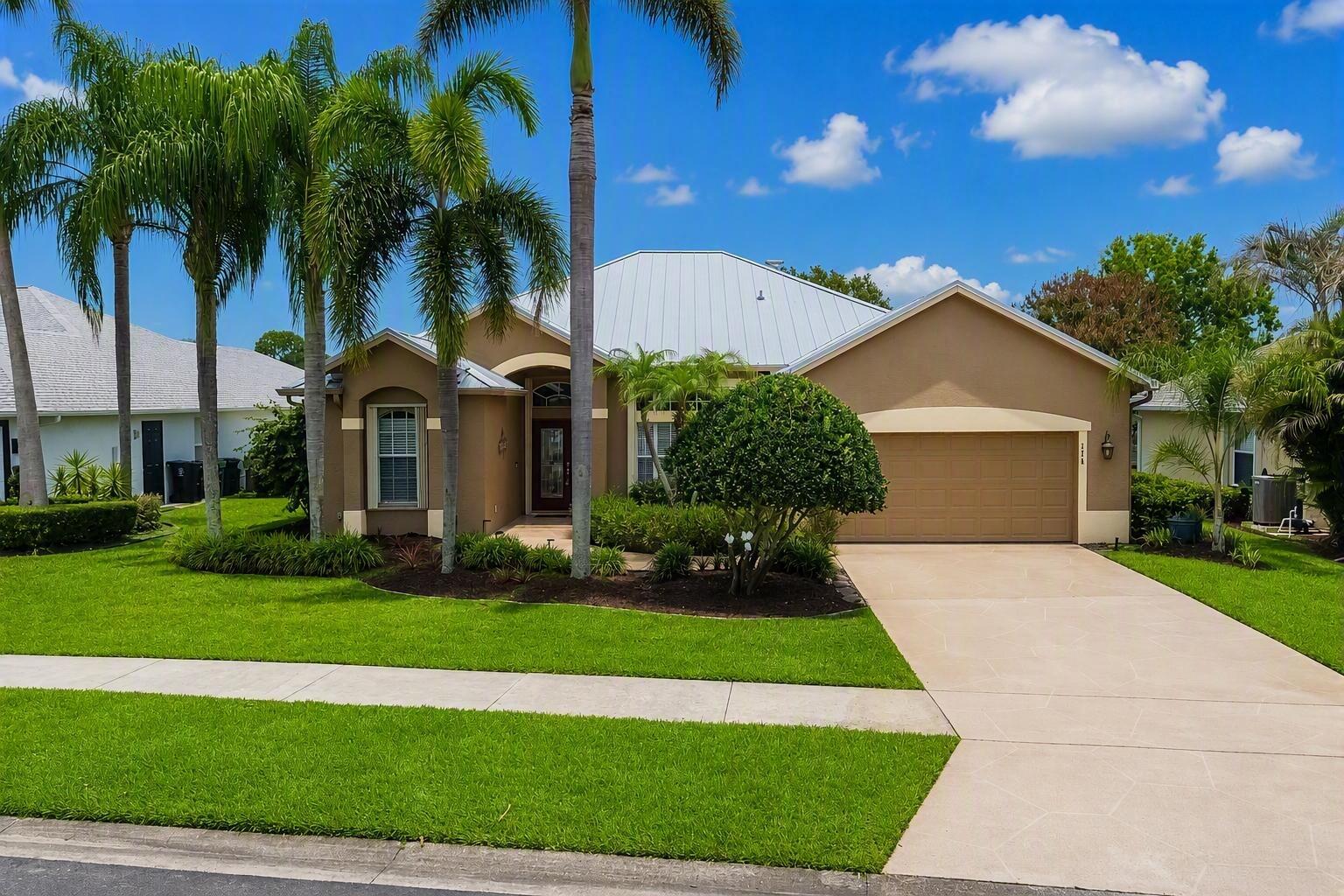 208 SW Whitewood Drive — photo
