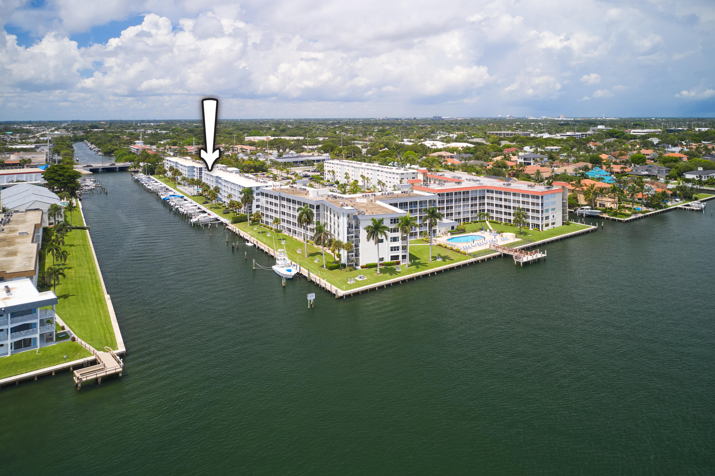 104 Paradise Harbour Boulevard 402 — photo