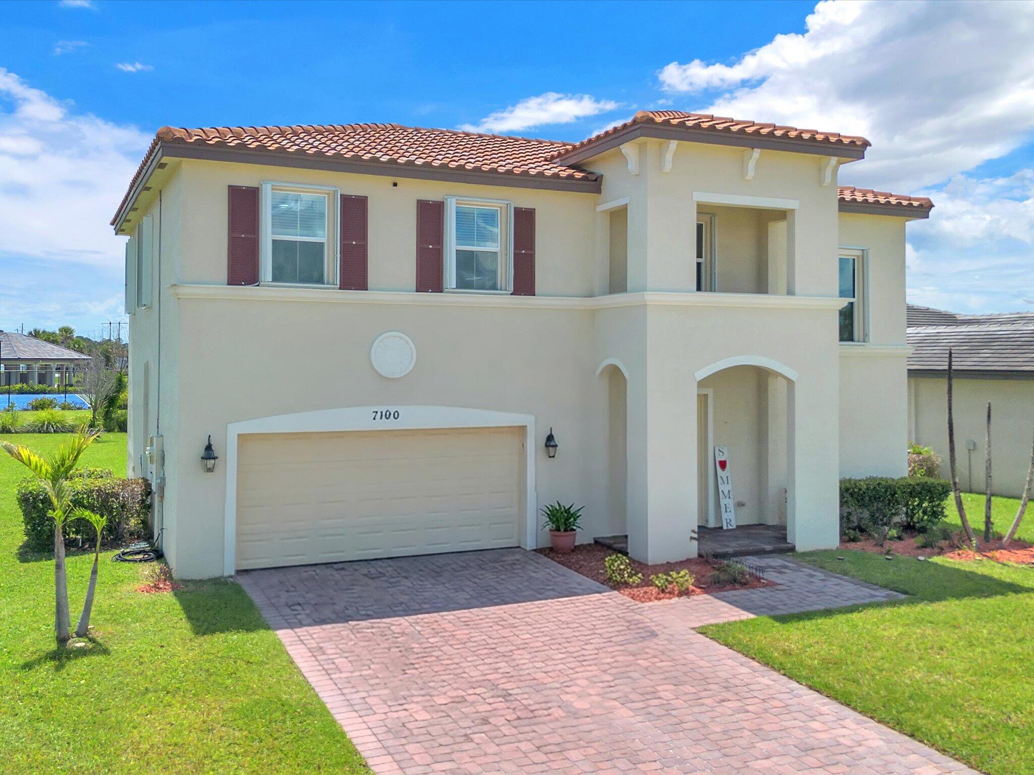 7190 NW Farnsworth Circle — photo