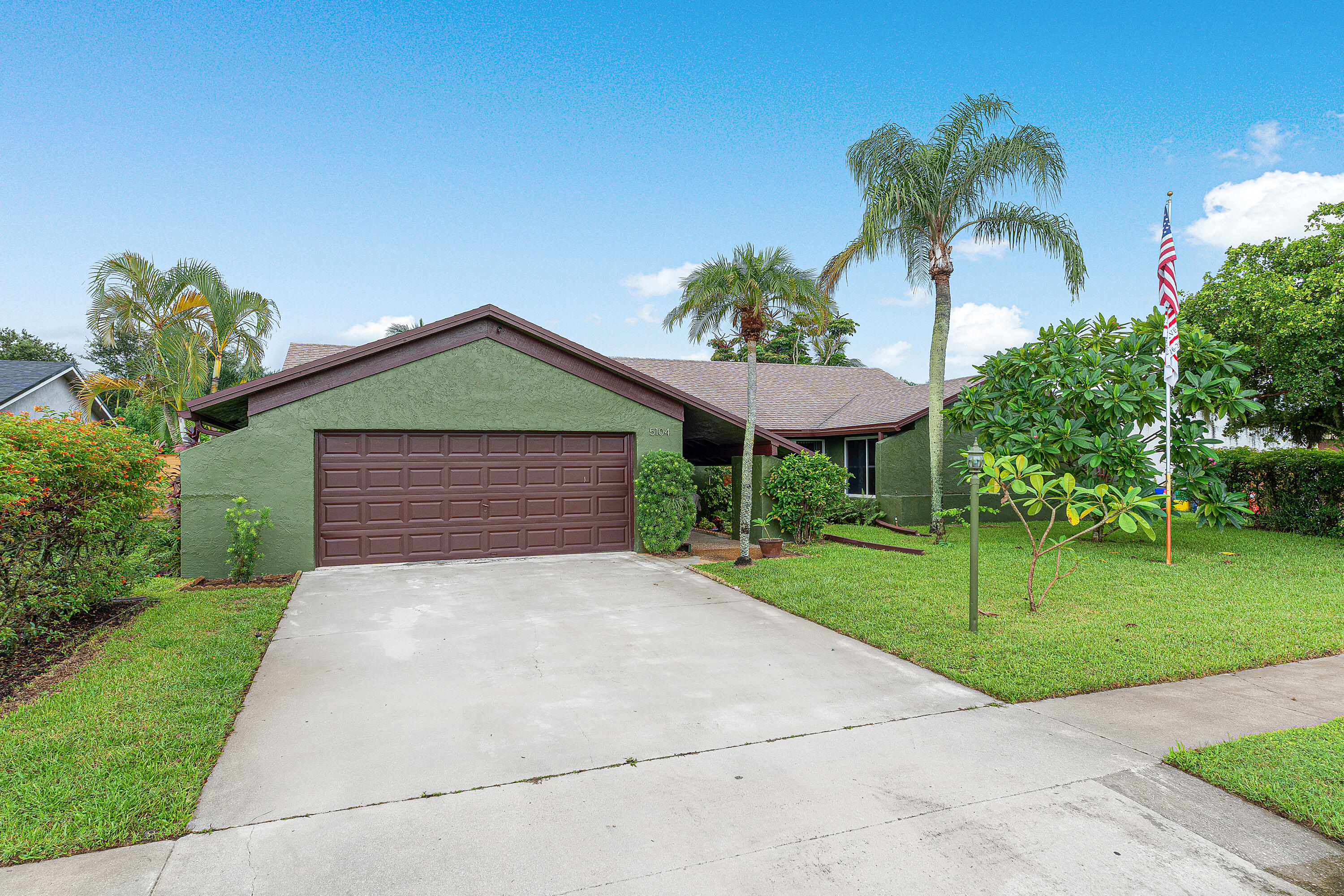 5104 Candlewood Court — photo