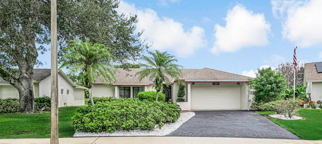 10301 Greenbriar Court — photo