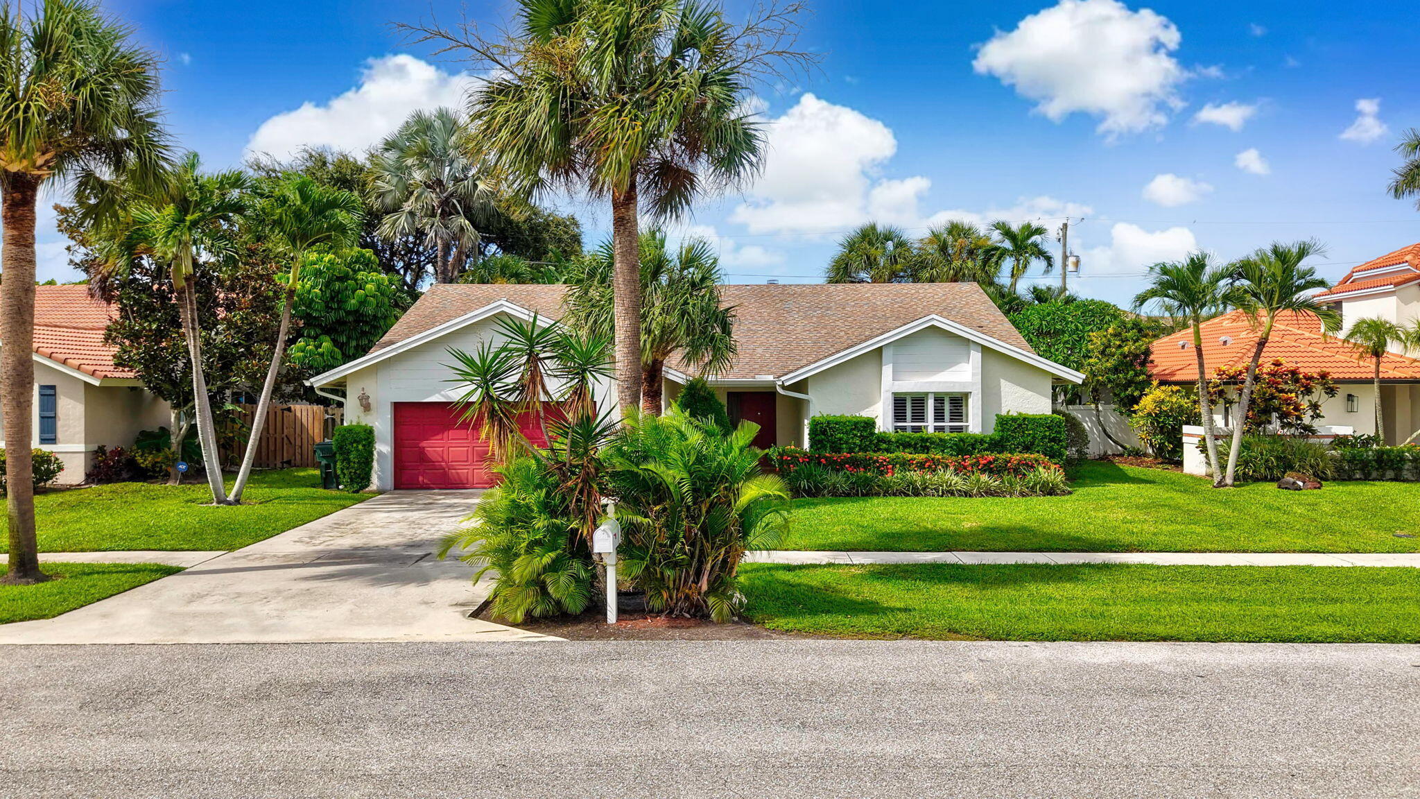 435 Mohawk Lane, Boca Raton, FL 33487 — photo 2
