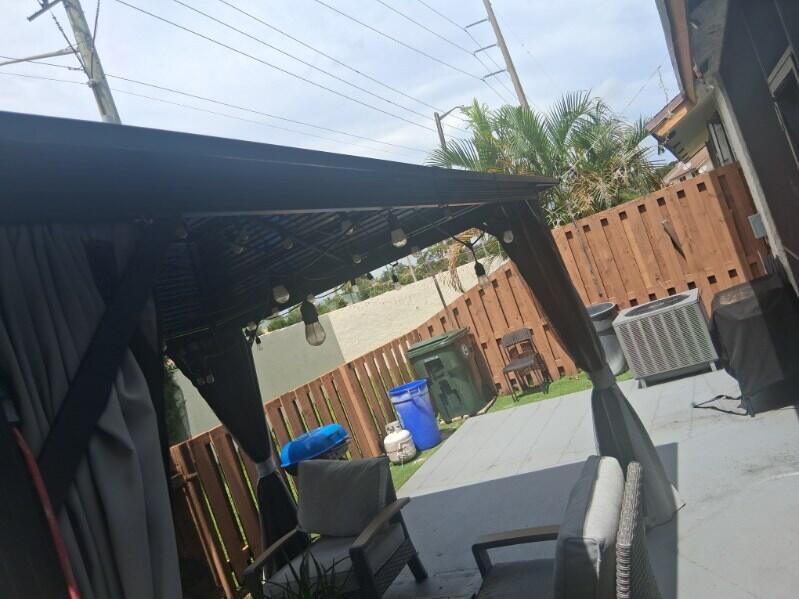 1200 Parkside Green Drive E — photo