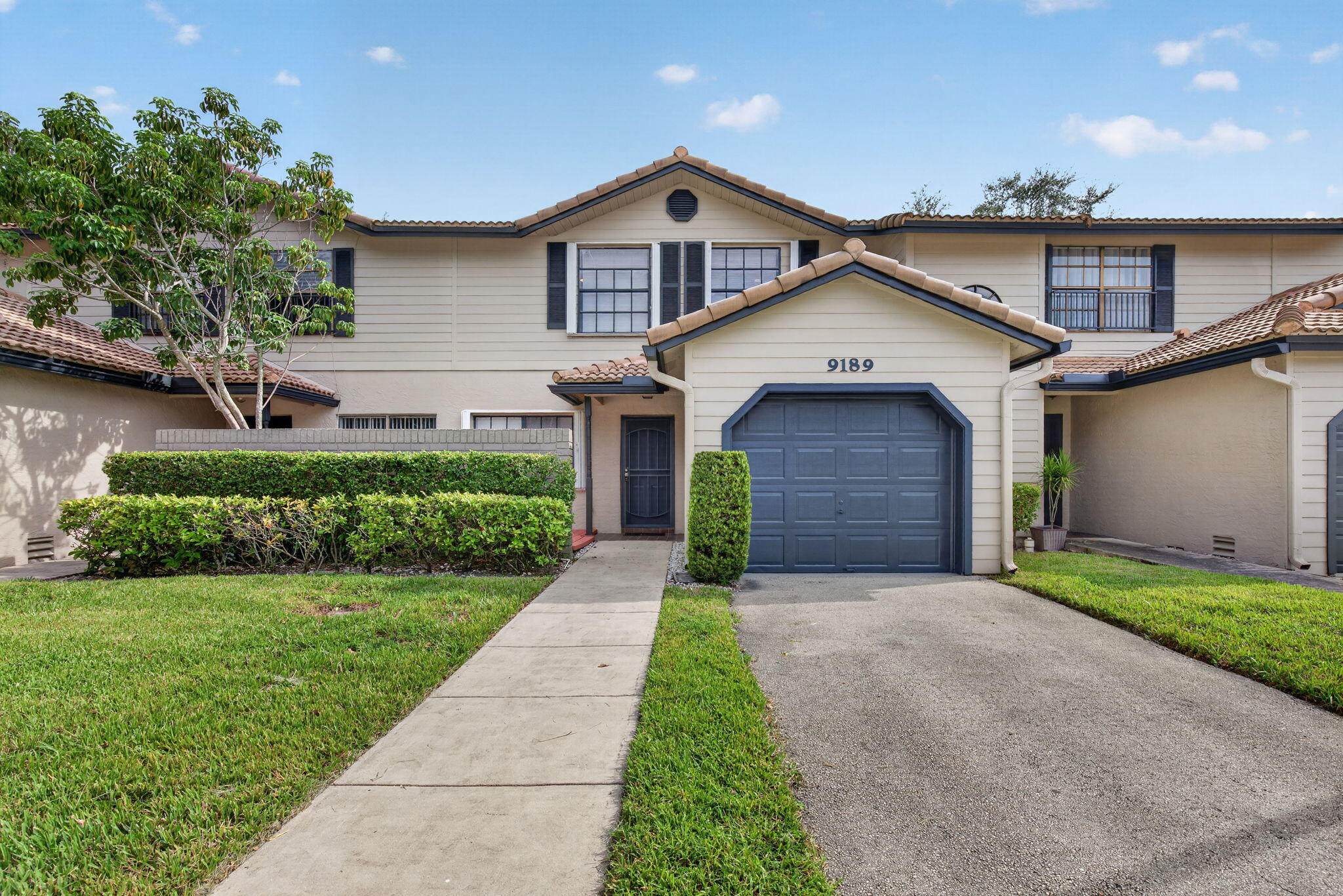 9189 Vineyard Lake Drive — photo