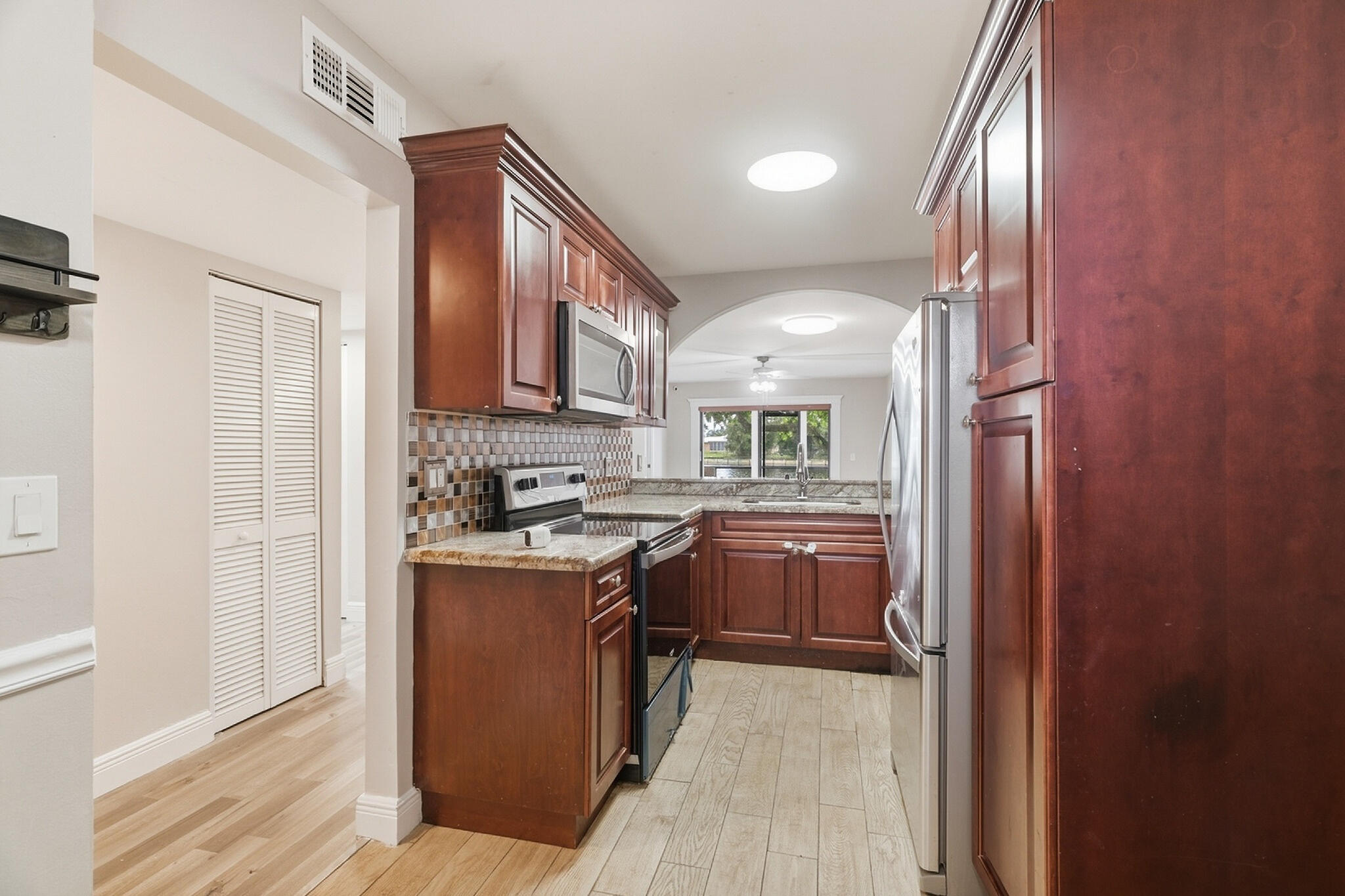9672 W McNab Road 109 — photo