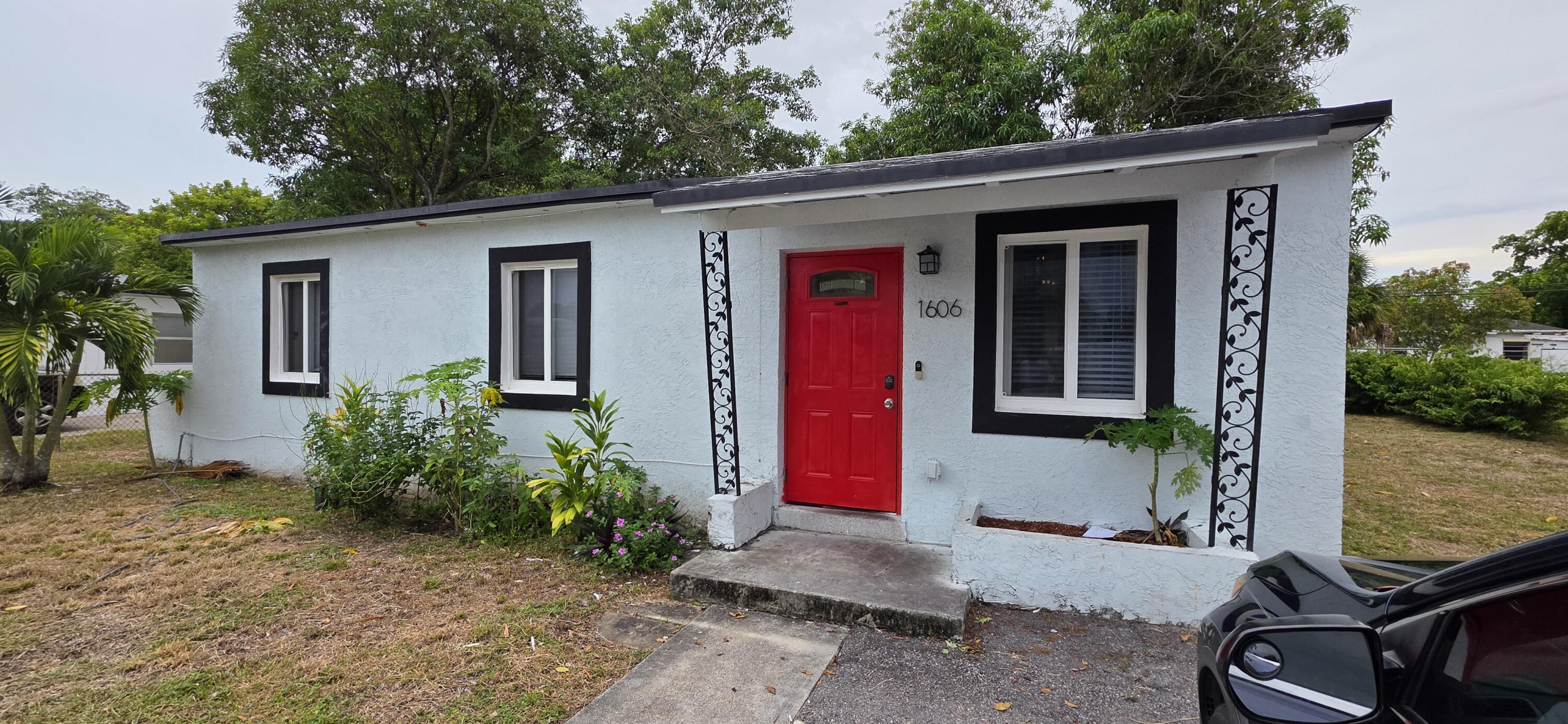 1606 NW 13th Court — photo
