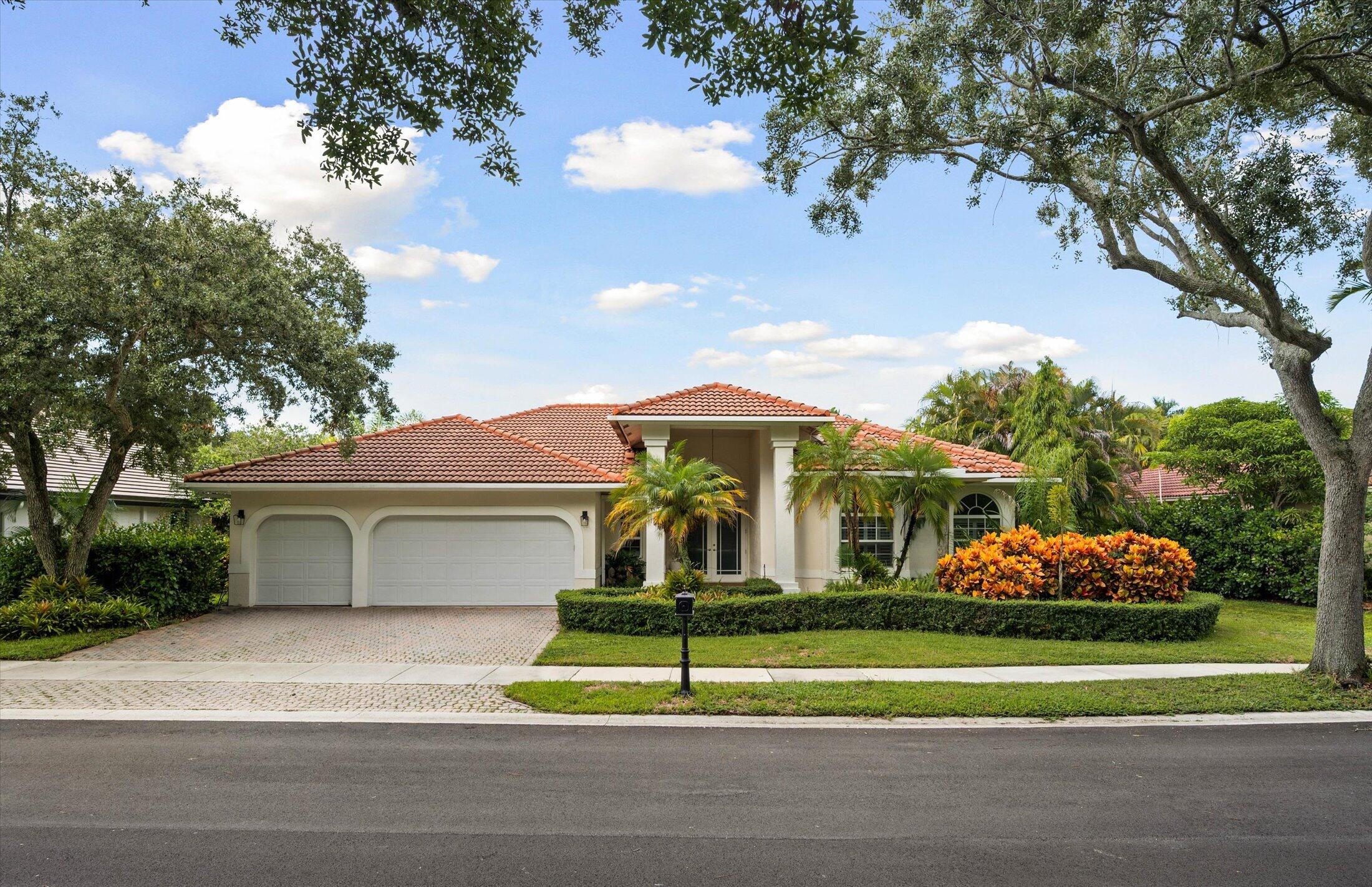 2647 Edgewater Drive — photo