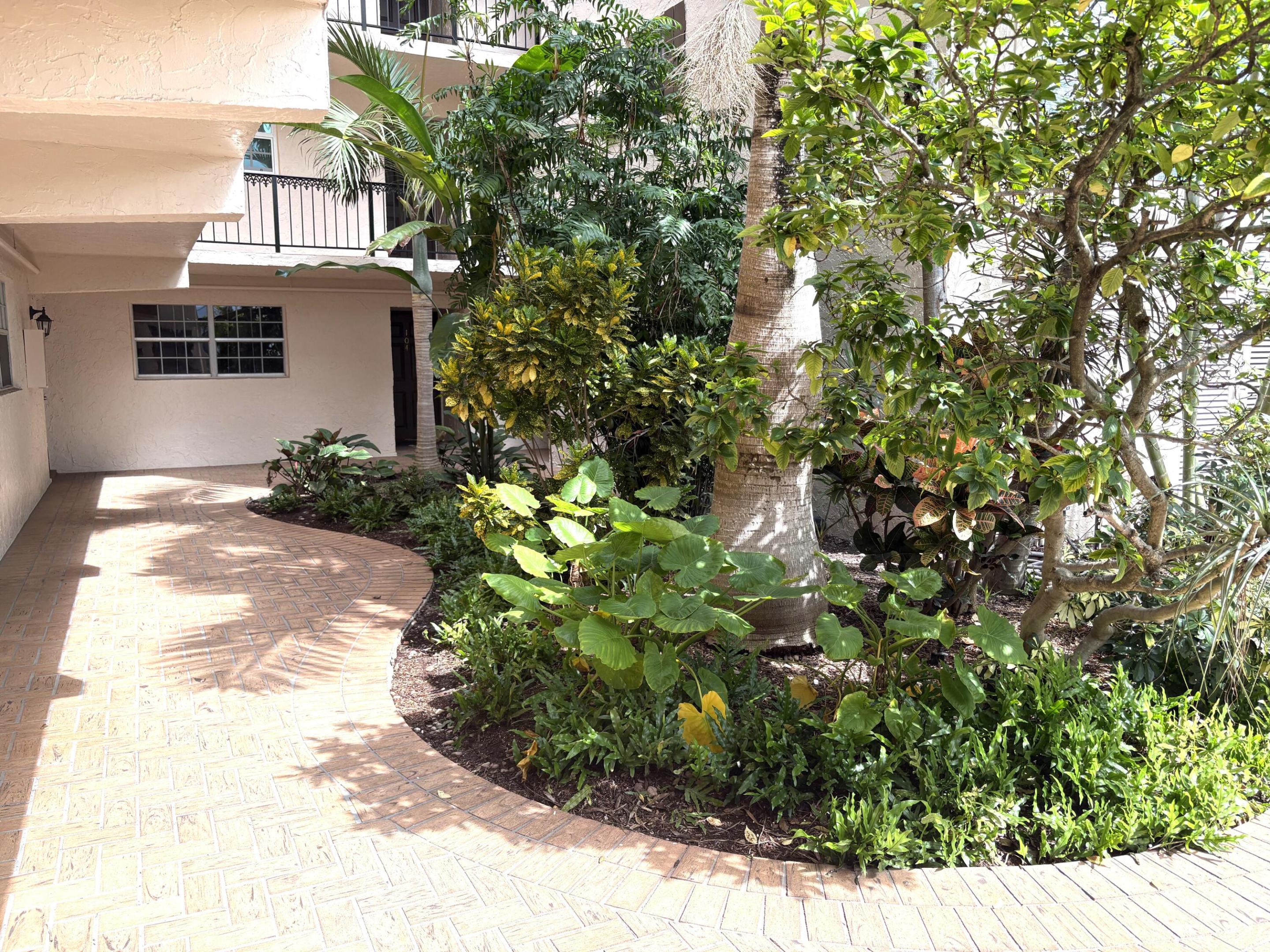 610 Tennis Club Drive 305 — photo