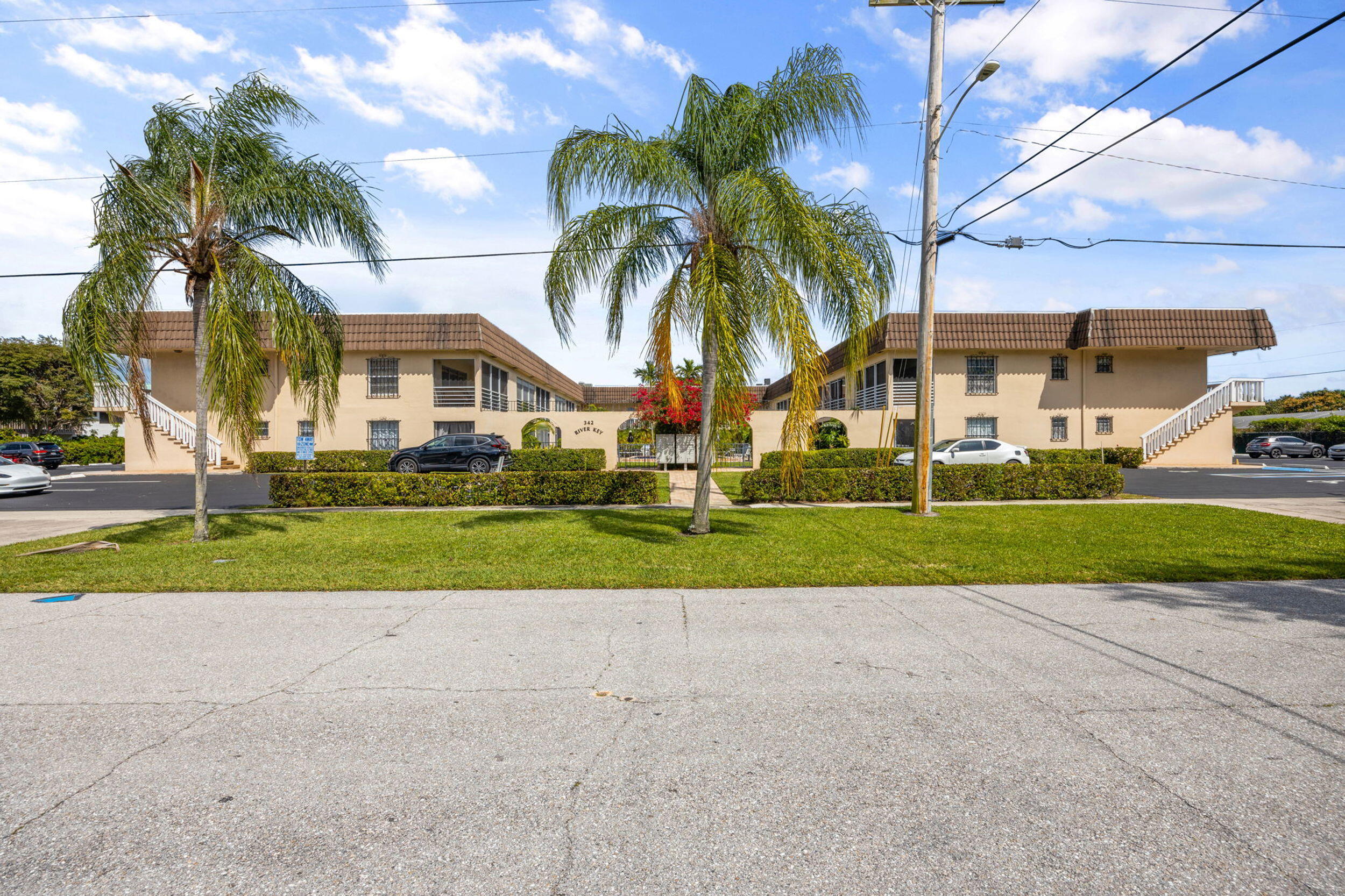342 Southwind Drive 102 — photo