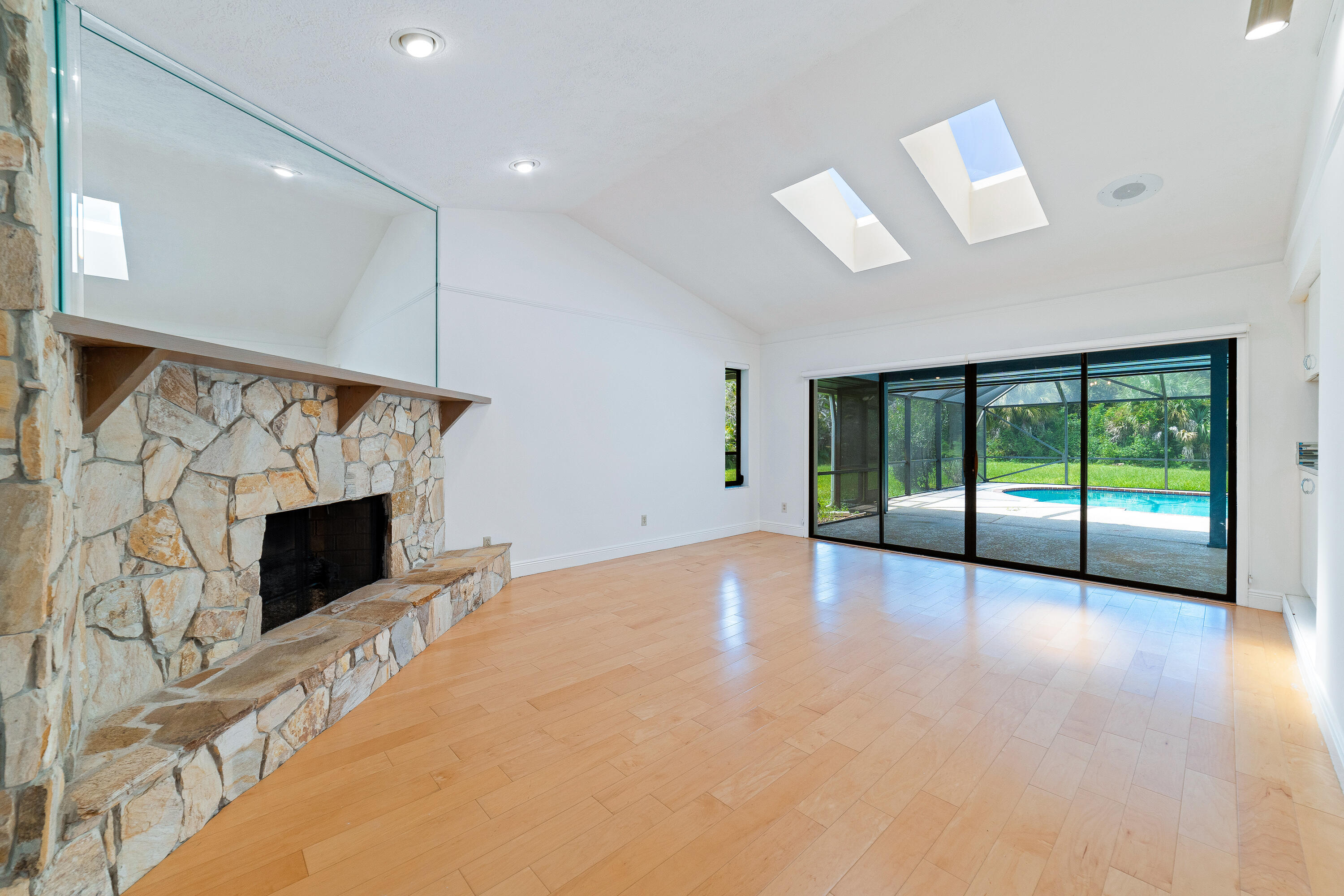 2122 SW Racquet Club Drive — photo