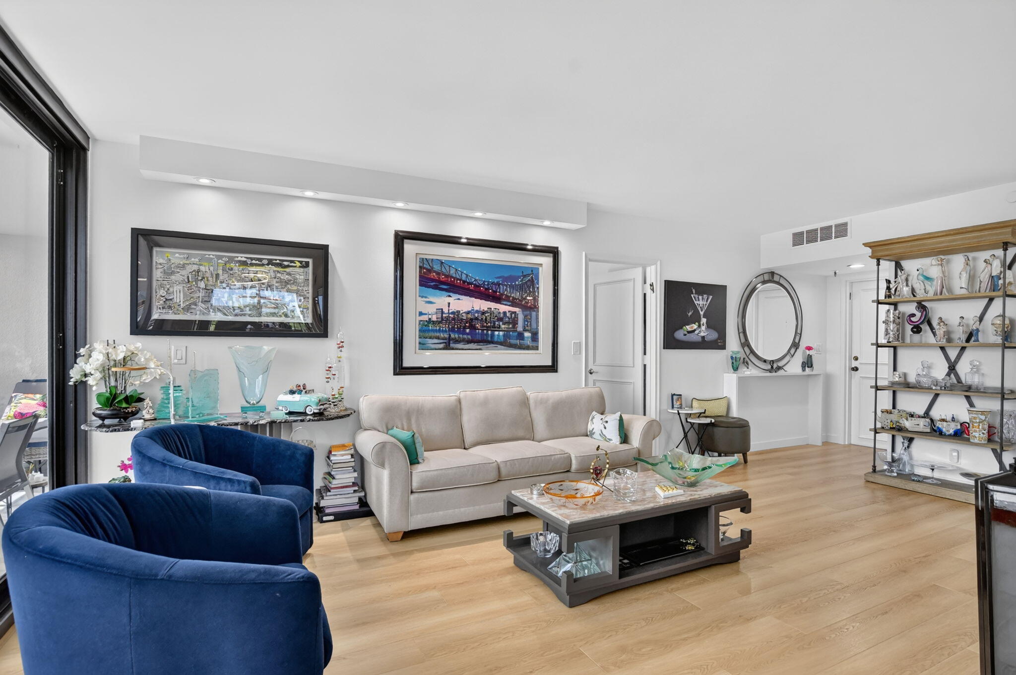 6895 Willow Wood Drive 1051 — photo