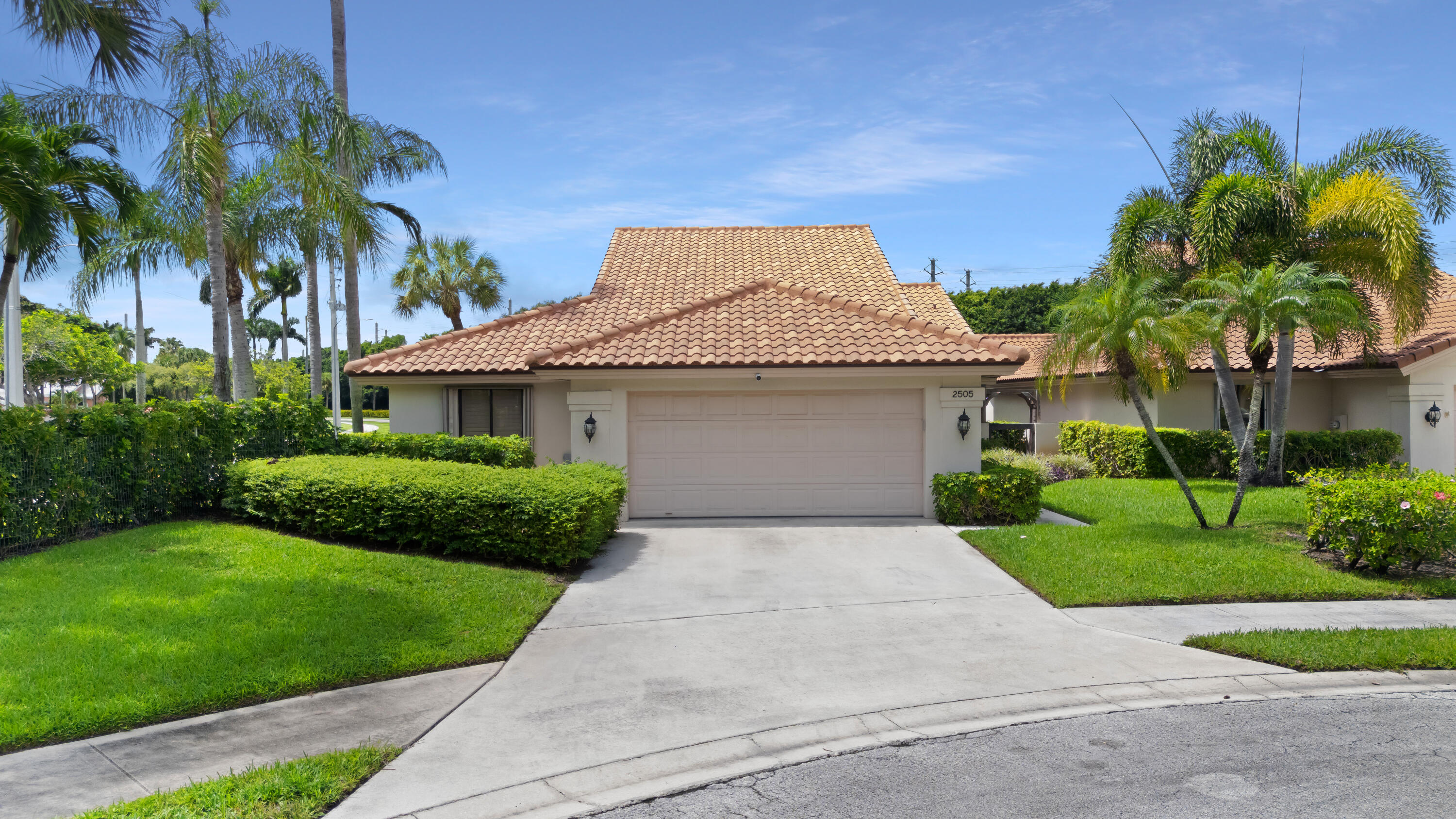 2505 Iroquois Circle — photo