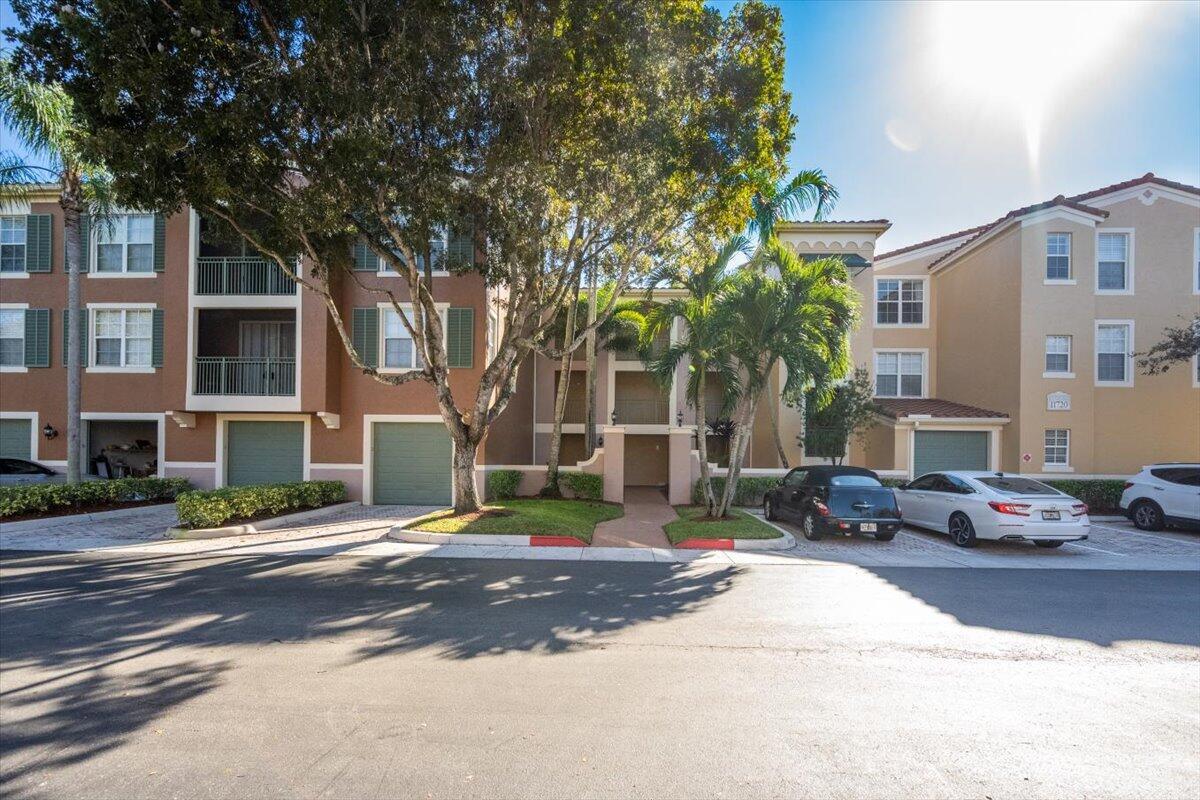 11720 Saint Andrews Place 107 — photo