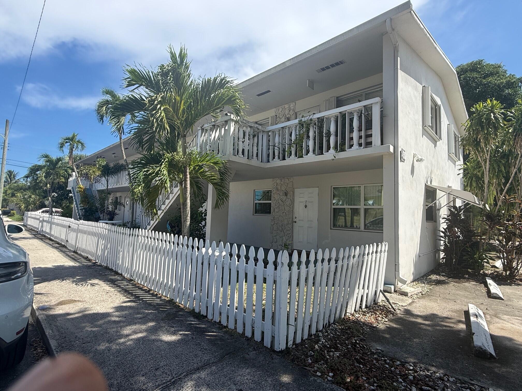 430 N J Street 1a, 2a, 3a, 4B, 5B, 6B, Lake Worth Beach, FL — photo