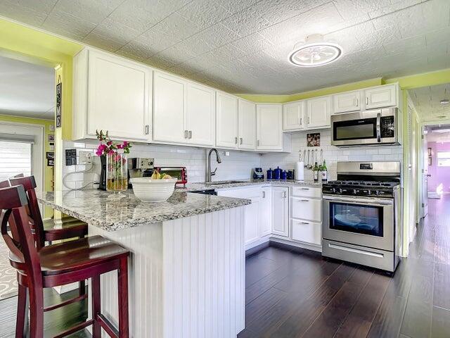 4215 Meadow View Drive — photo