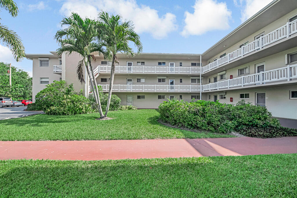 2855 Garden Drive S 102 — photo