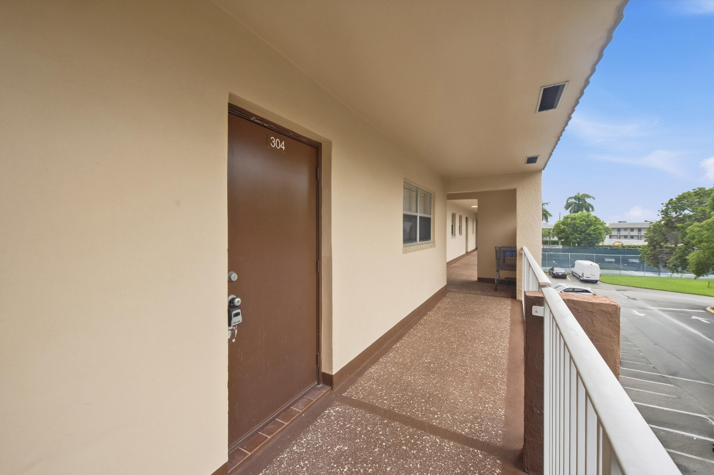 8841 Sunrise Lakes Boulevard 304 — photo