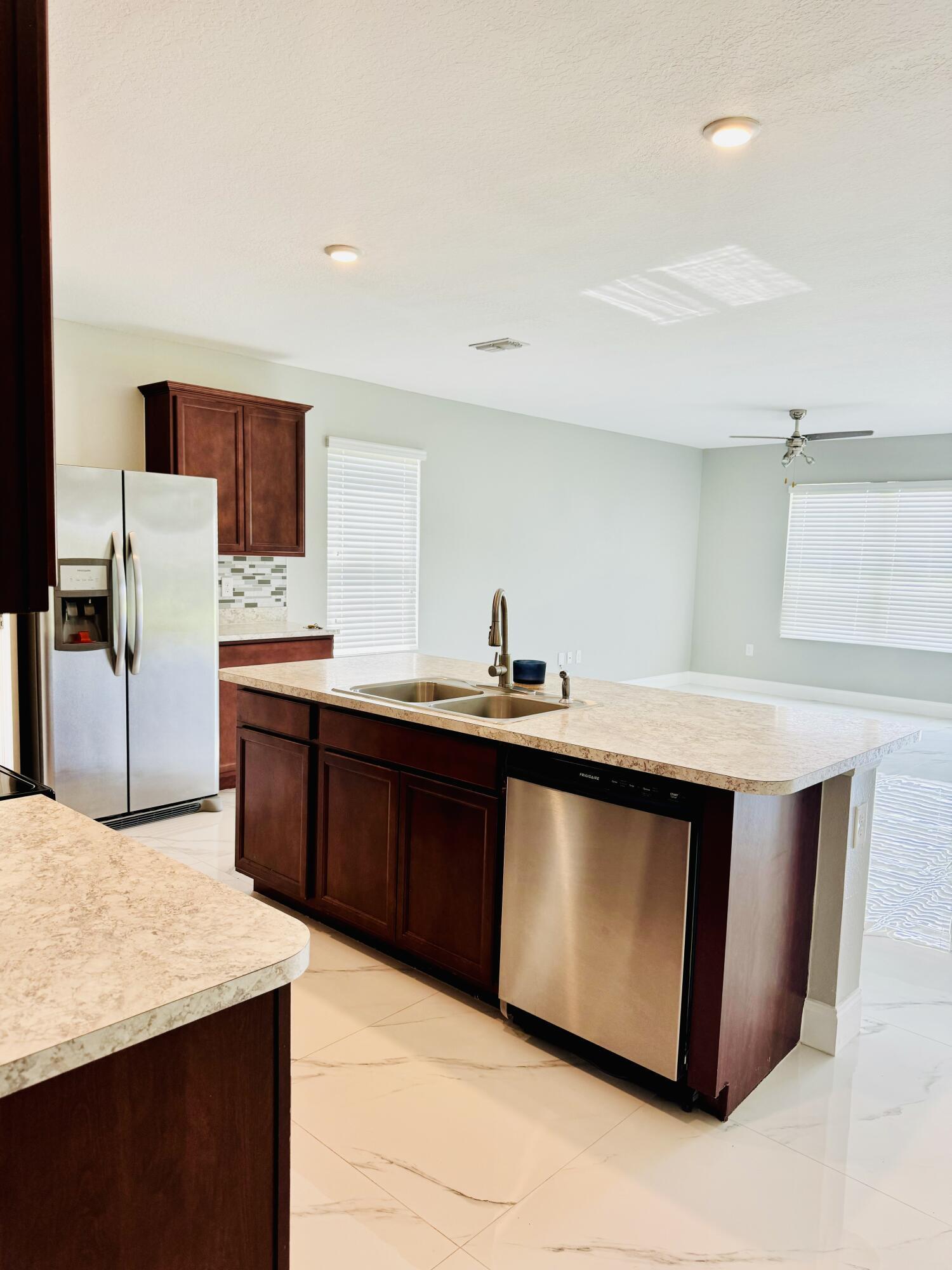 2251 SW Garfield Drive SW — photo