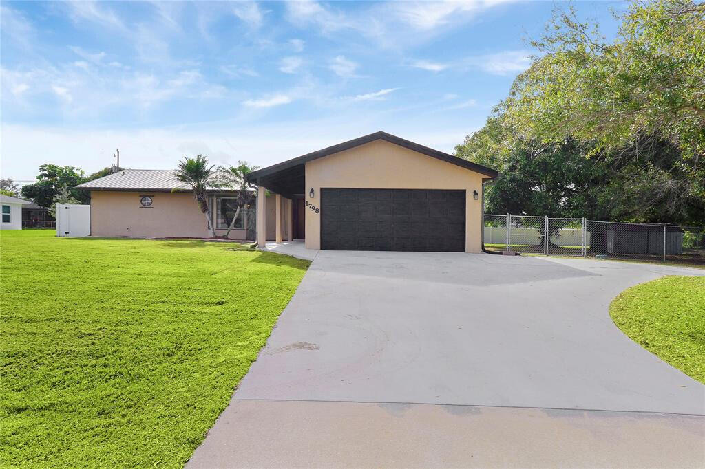 1798 SW Del Rio Boulevard — photo
