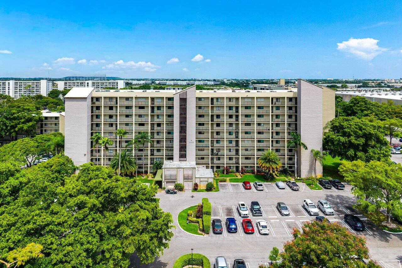 2205 S Cypress Bend Drive 103 — photo