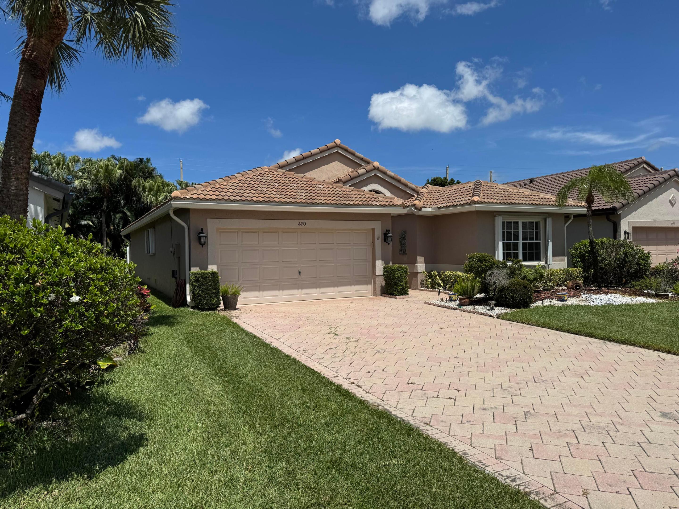 6693 Sun River Road — photo