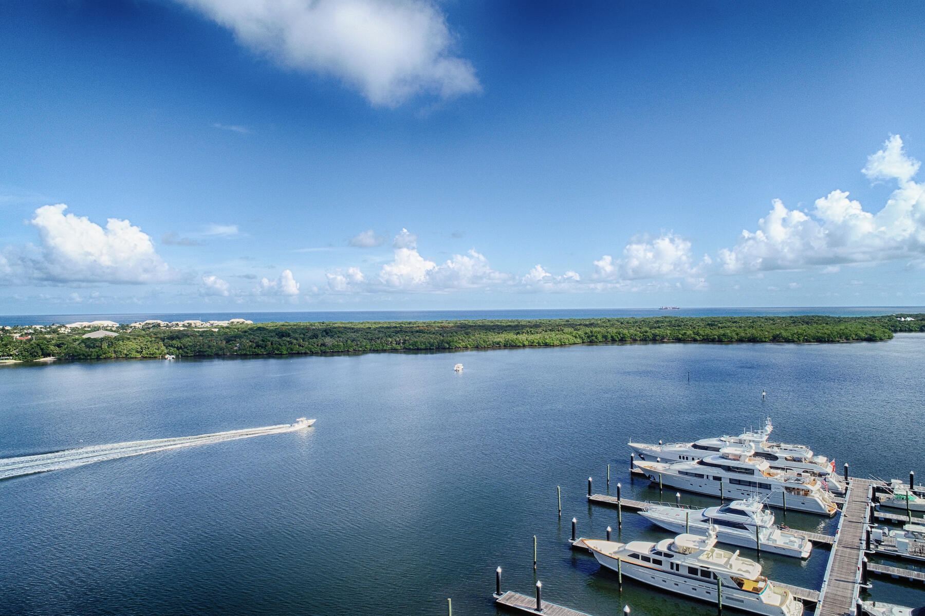 100 Lakeshore Drive 754 — photo