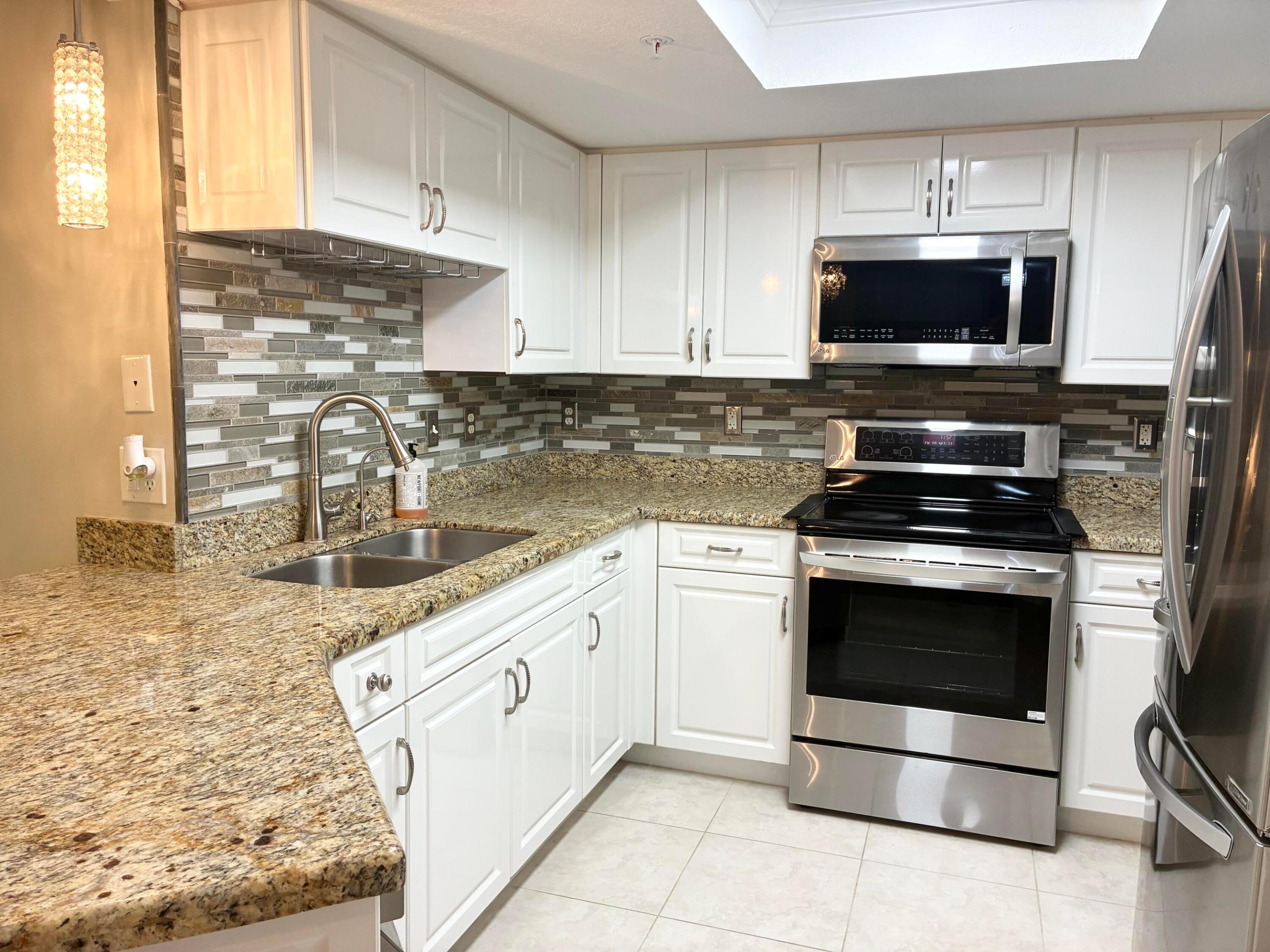 1000 Crestwood Court S 1005 — photo