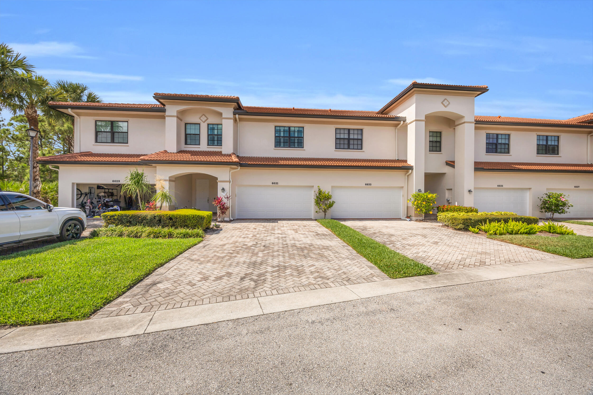 6631 SE Woodmill Pond Lane — photo