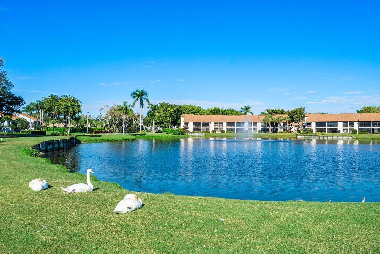 5355 10th Fairway Drive 2 — photo