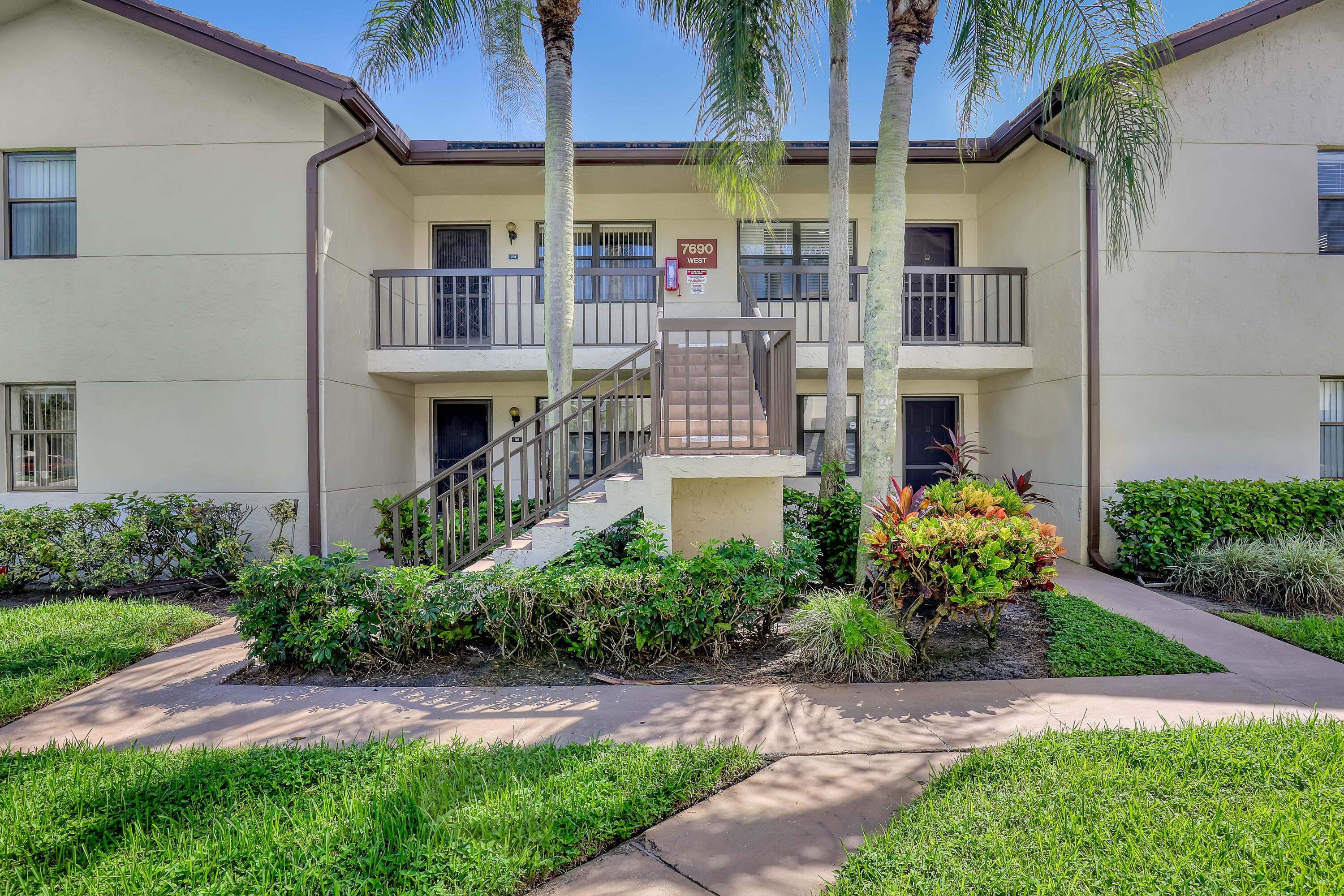 7690 Tahiti Lane 202 — photo