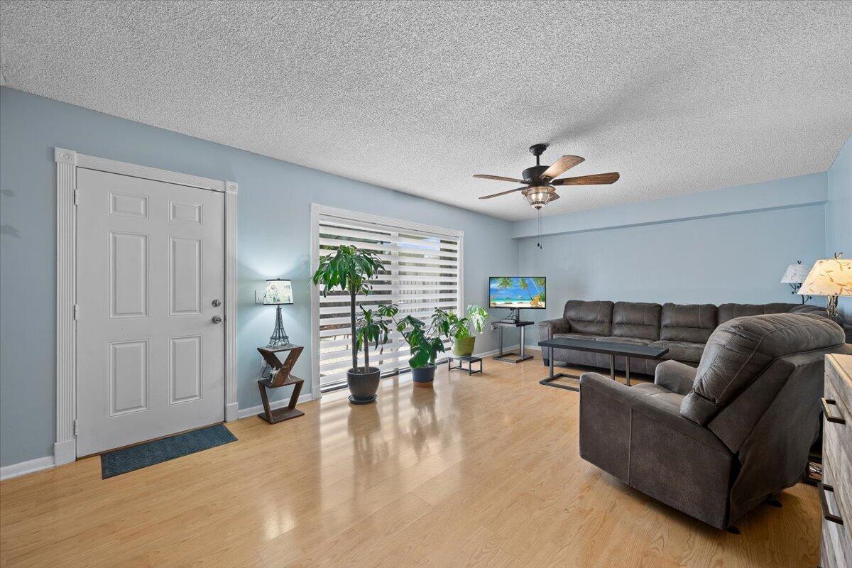 730 7th Way 730 — photo