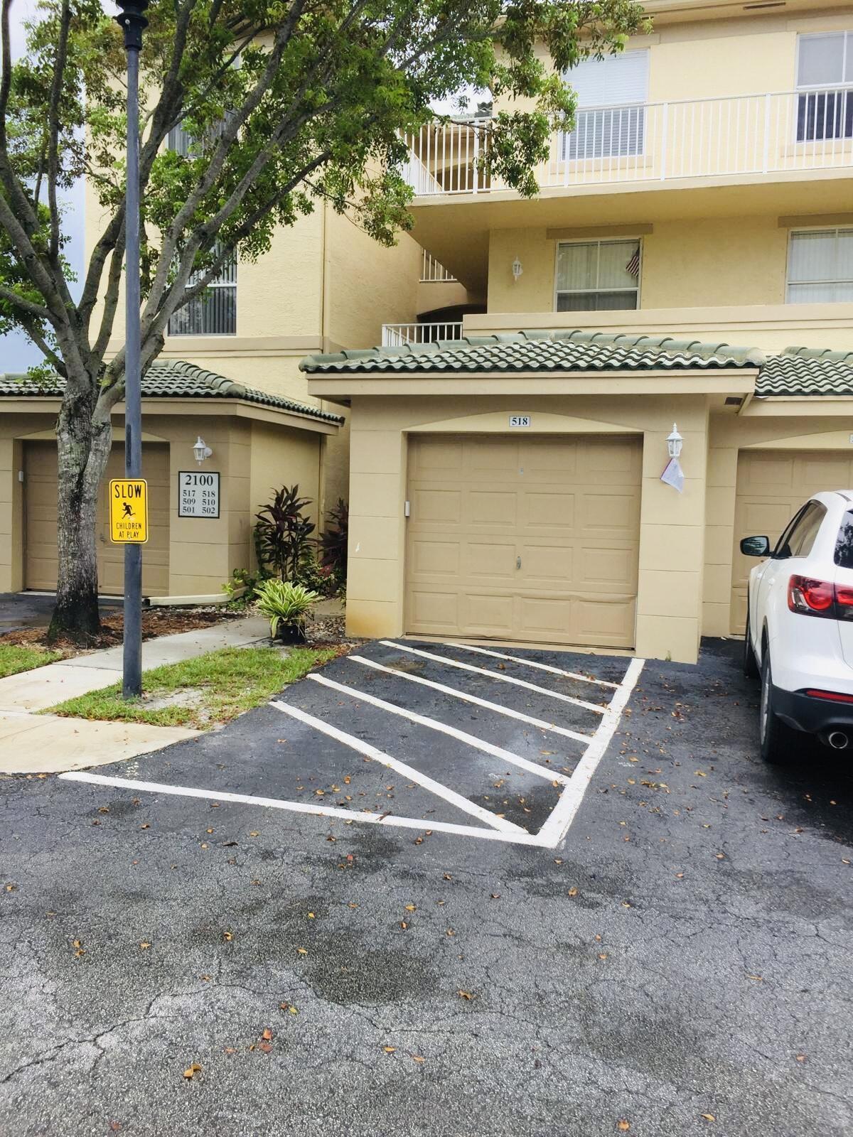 2100 Greenview Shores Boulevard 518 — photo