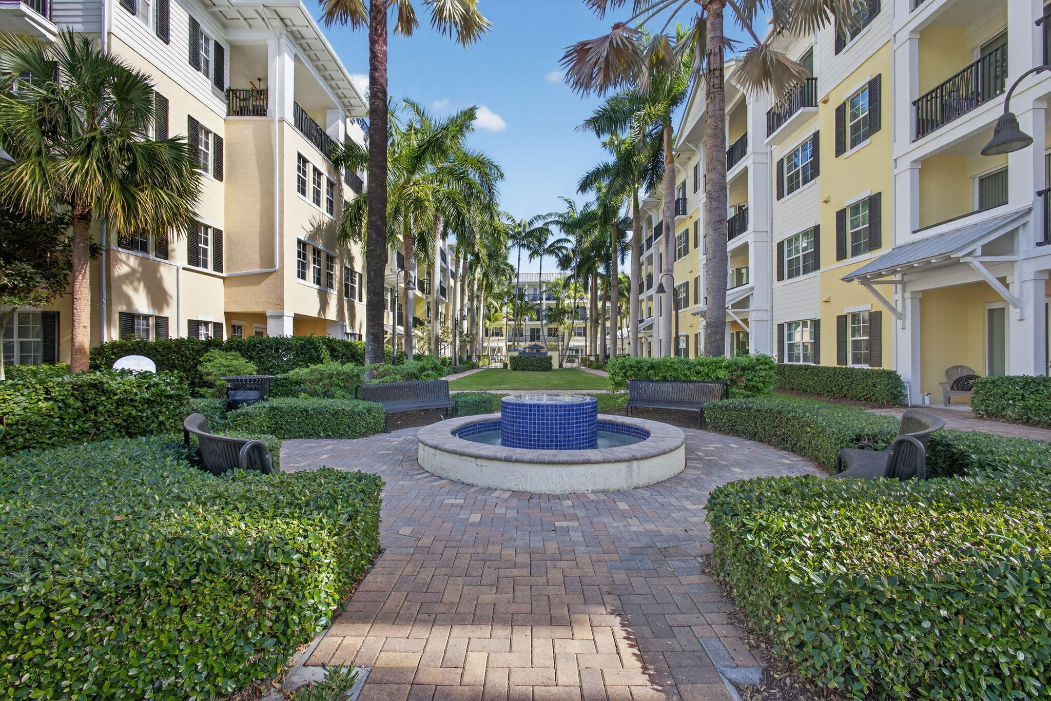 225 S Latitude Circle 302 — photo