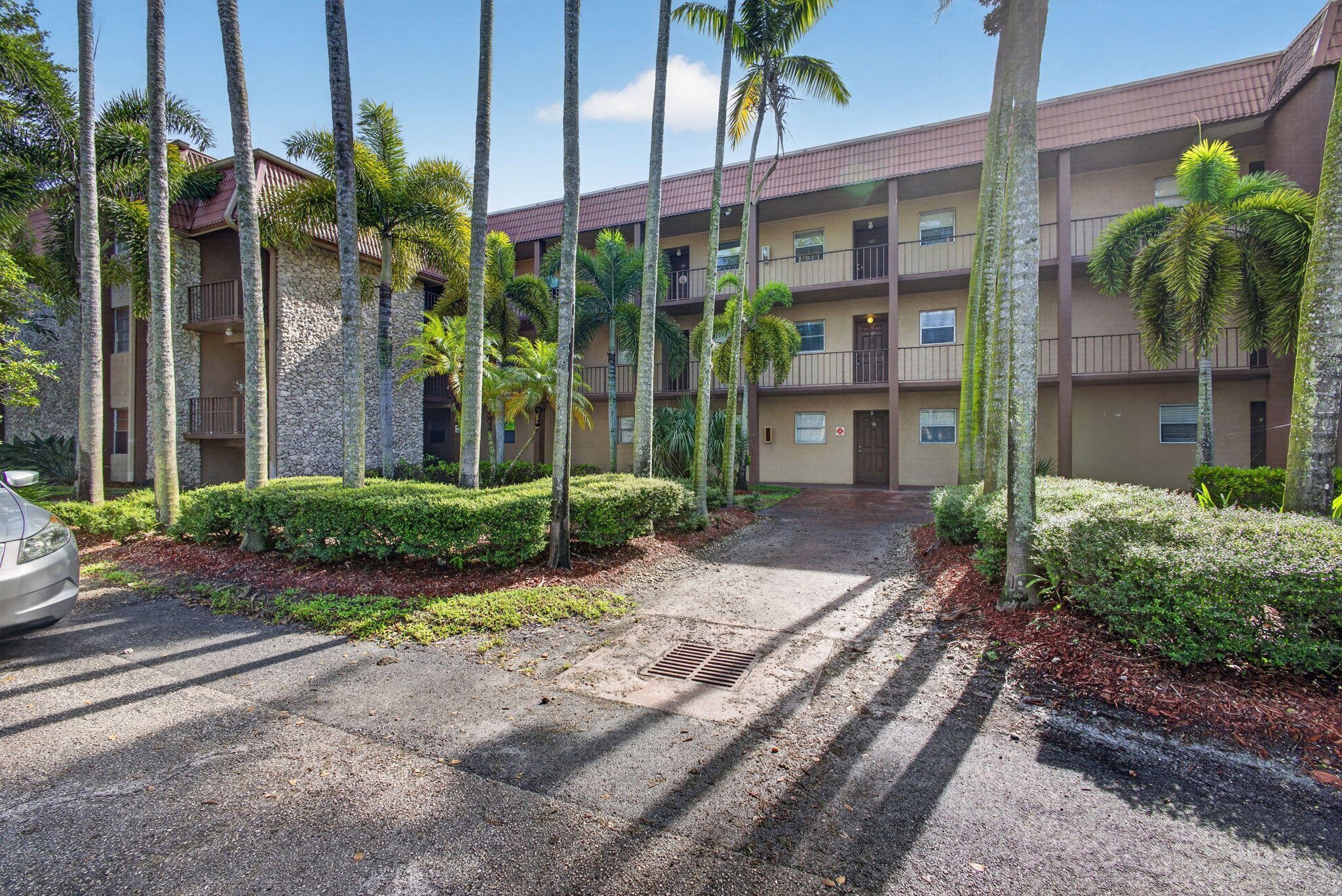120 Sparrow Drive 304 — photo