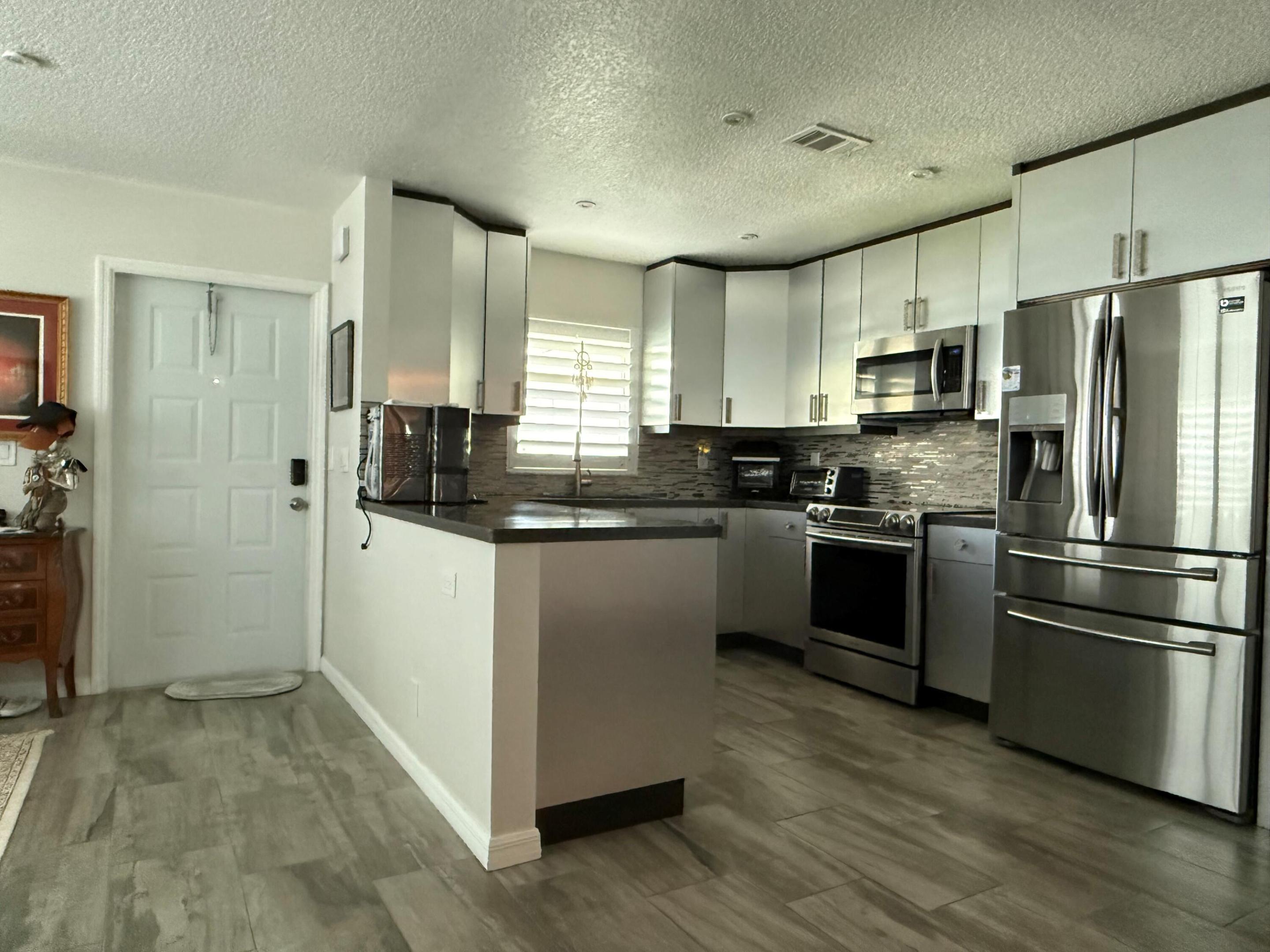 5409 Lakefront Boulevard D — photo