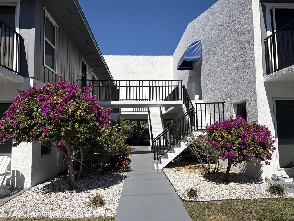 1180 Carlton Court 207B — photo
