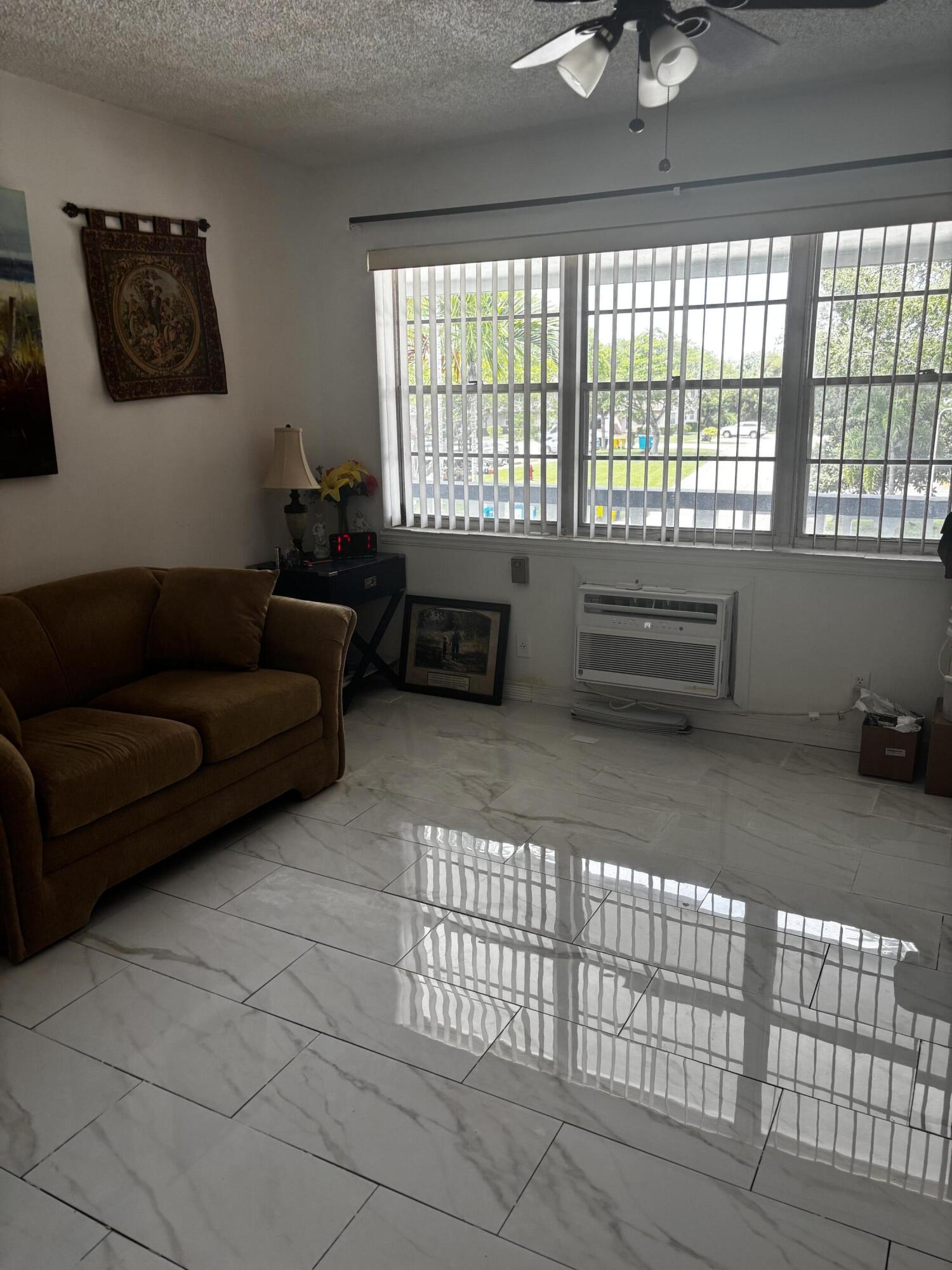 237 Northampton L — photo