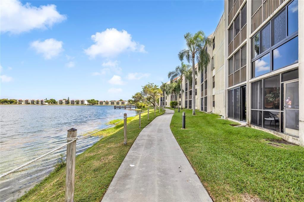 118 Lake Emerald Drive 103 — photo