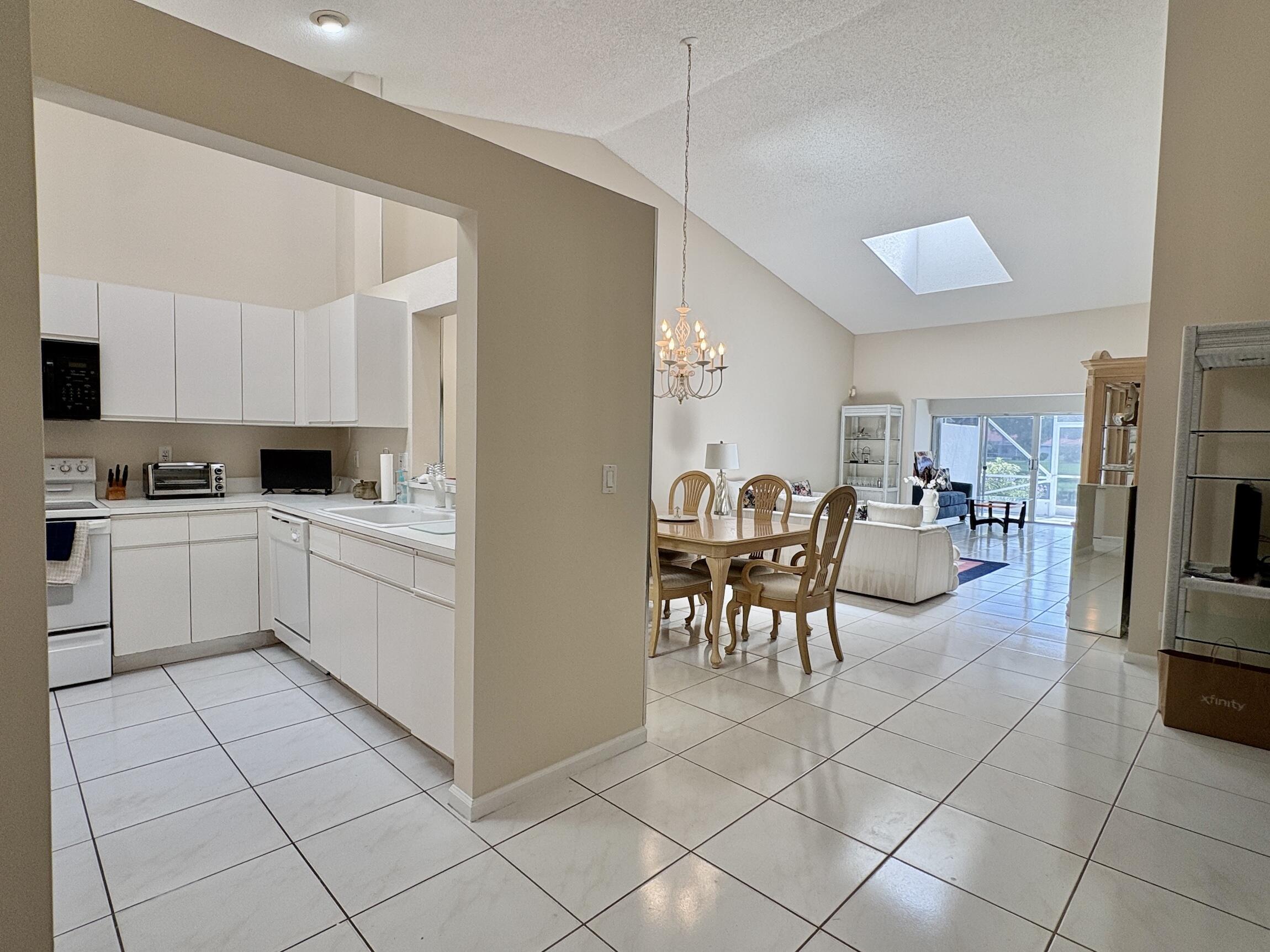 7702 Majestic Palm Drive — photo