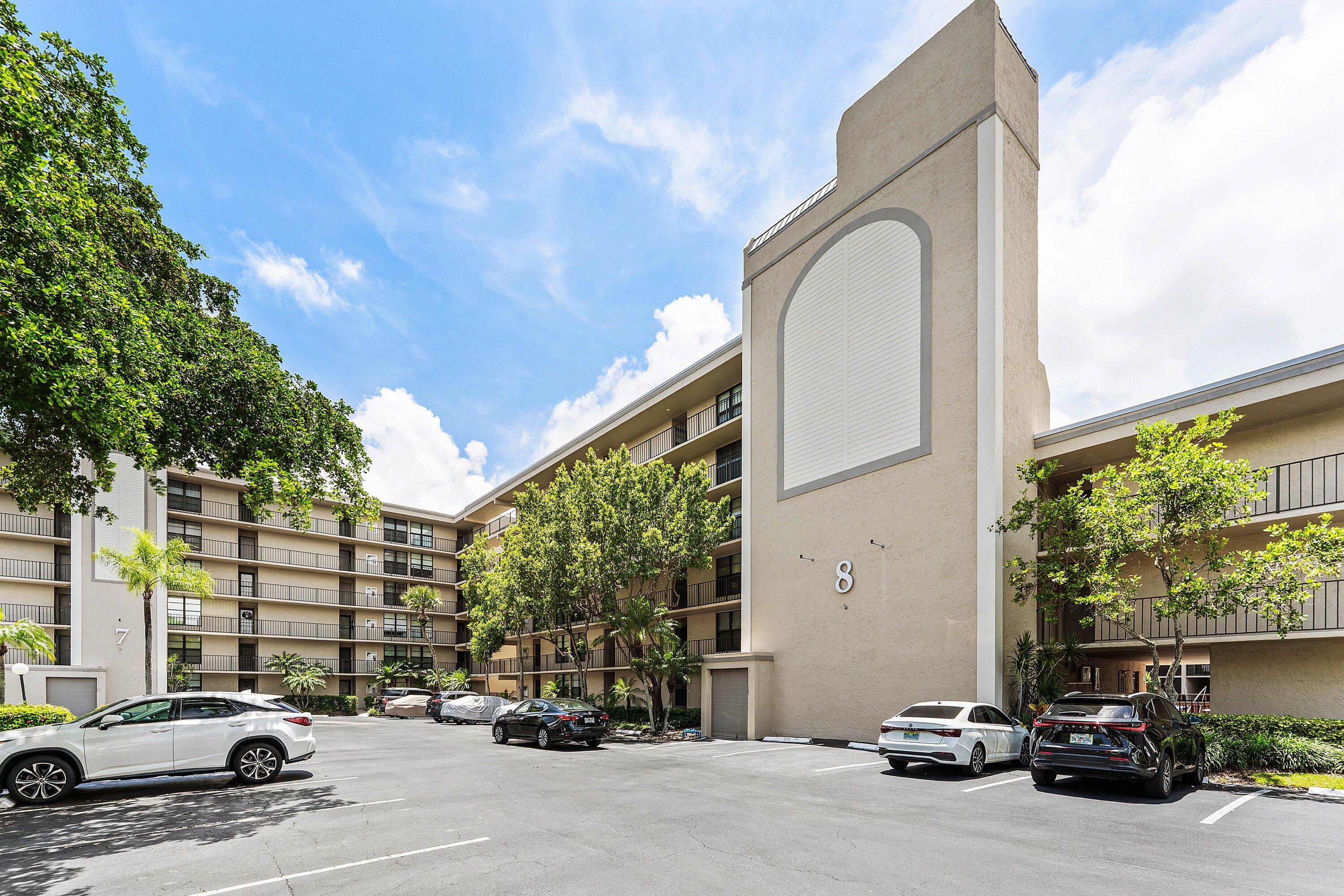 8 N Royal Palm Way 6040 — photo