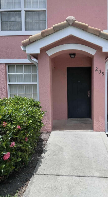 162 SW Peacock Boulevard Unit 205 — photo