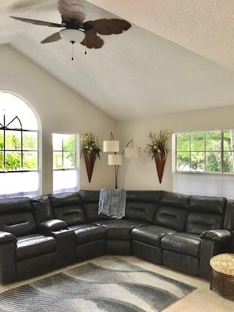 1125 Crystal Way B — photo